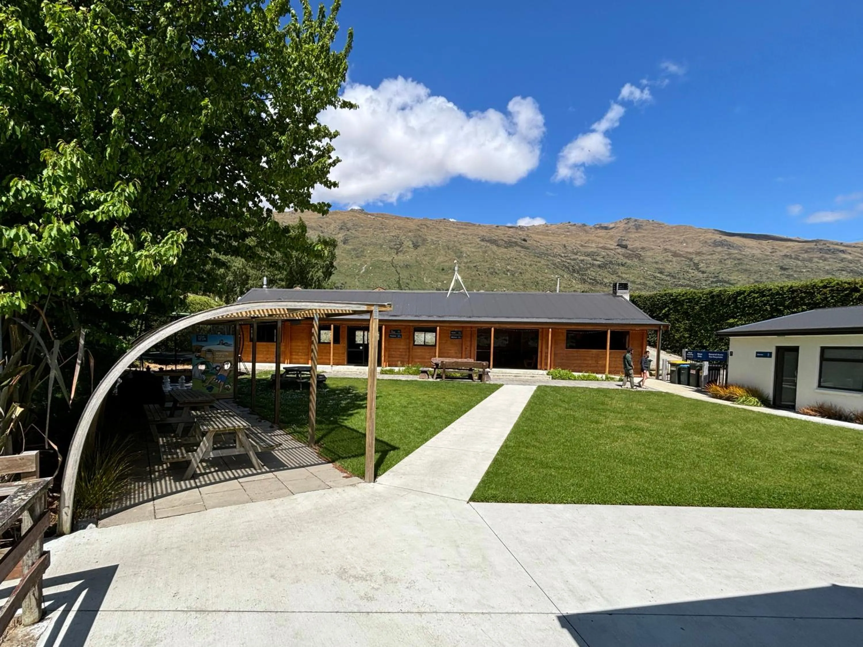 Property building in Kingston TOP 10 Holiday Park