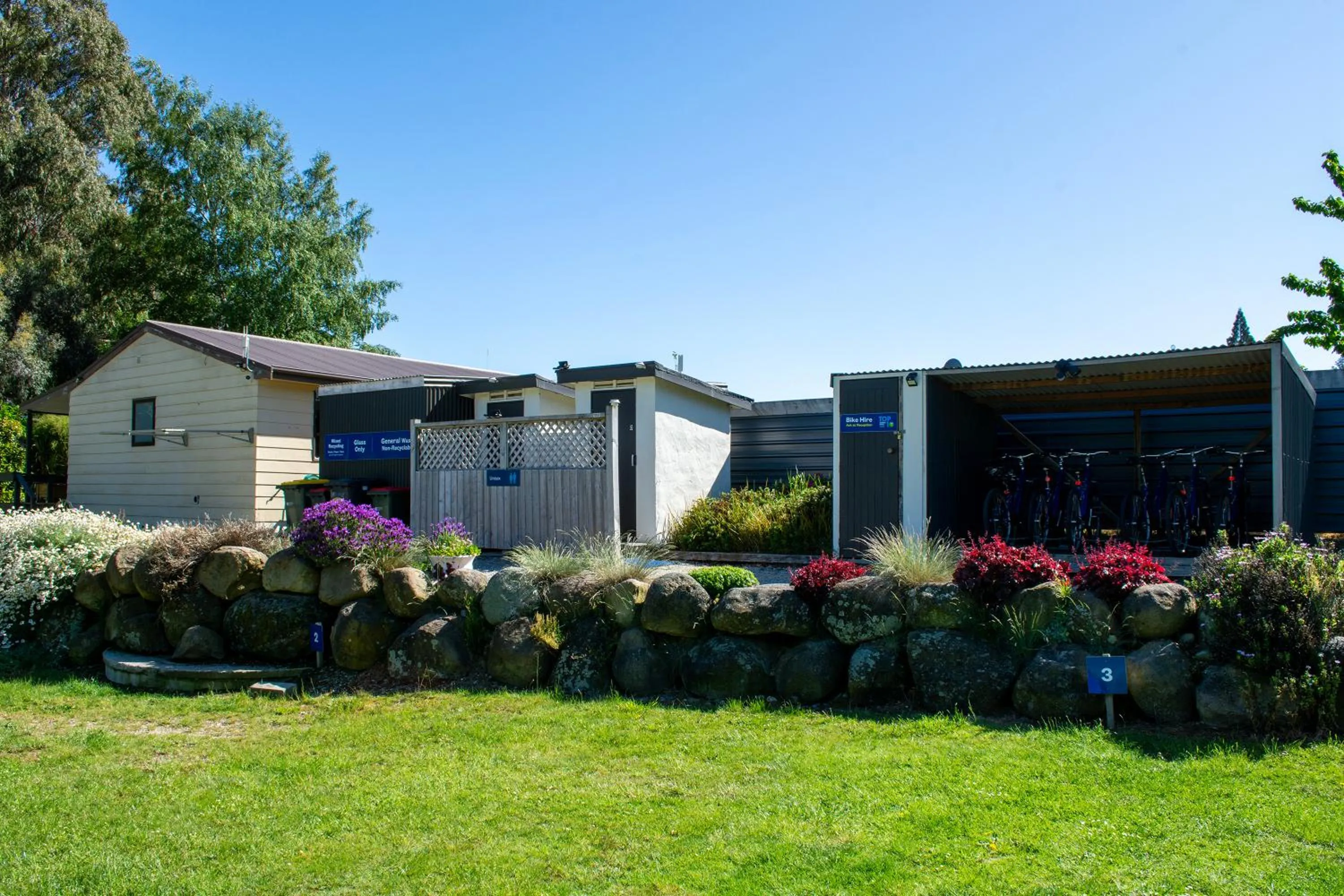 Property building in Kingston TOP 10 Holiday Park