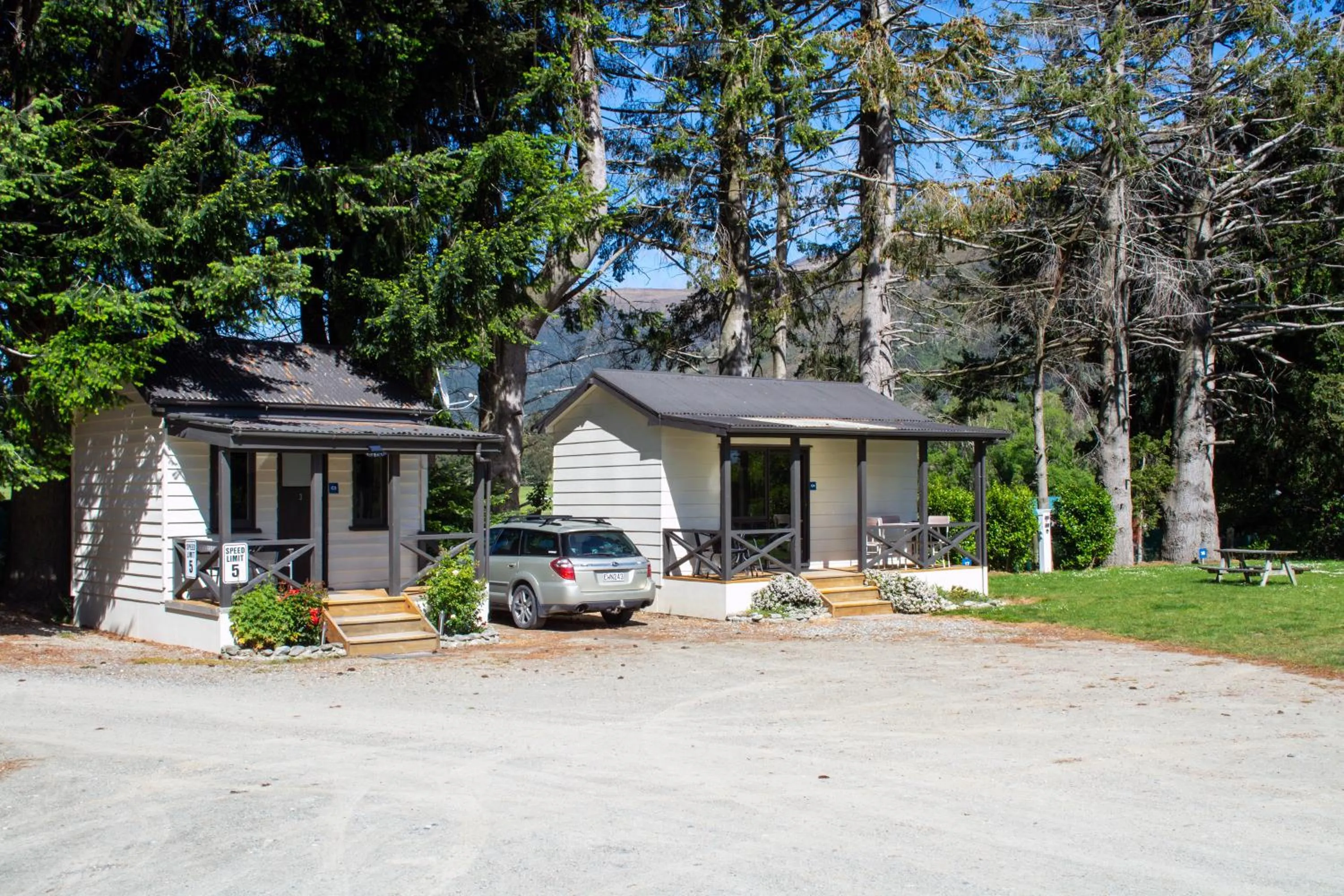 Property building in Kingston TOP 10 Holiday Park