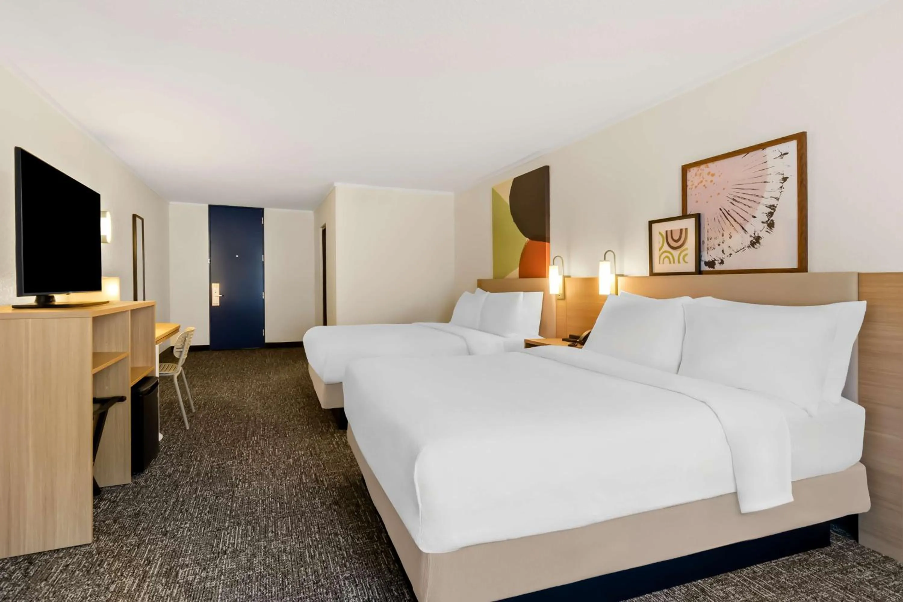 Bed in Spark by Hilton Daleville Roanoke North