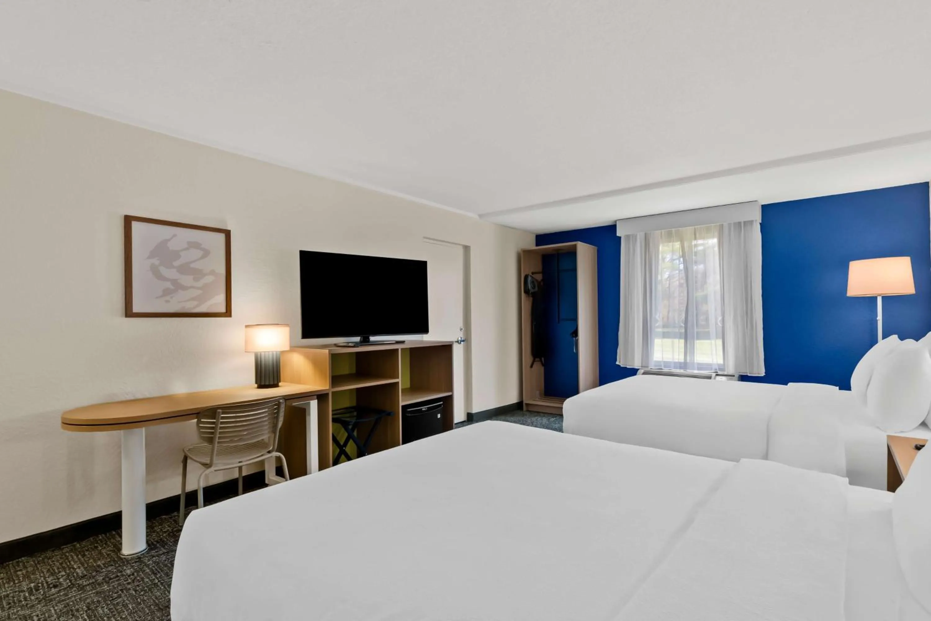 Bed in Spark by Hilton Daleville Roanoke North