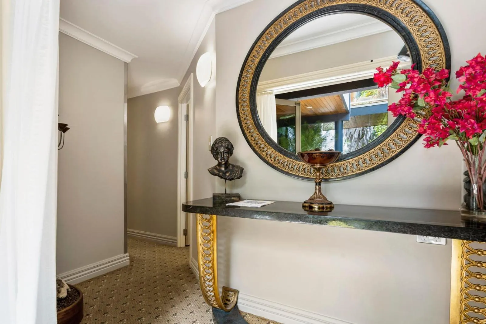 Facade/entrance in Sanctuary Palms