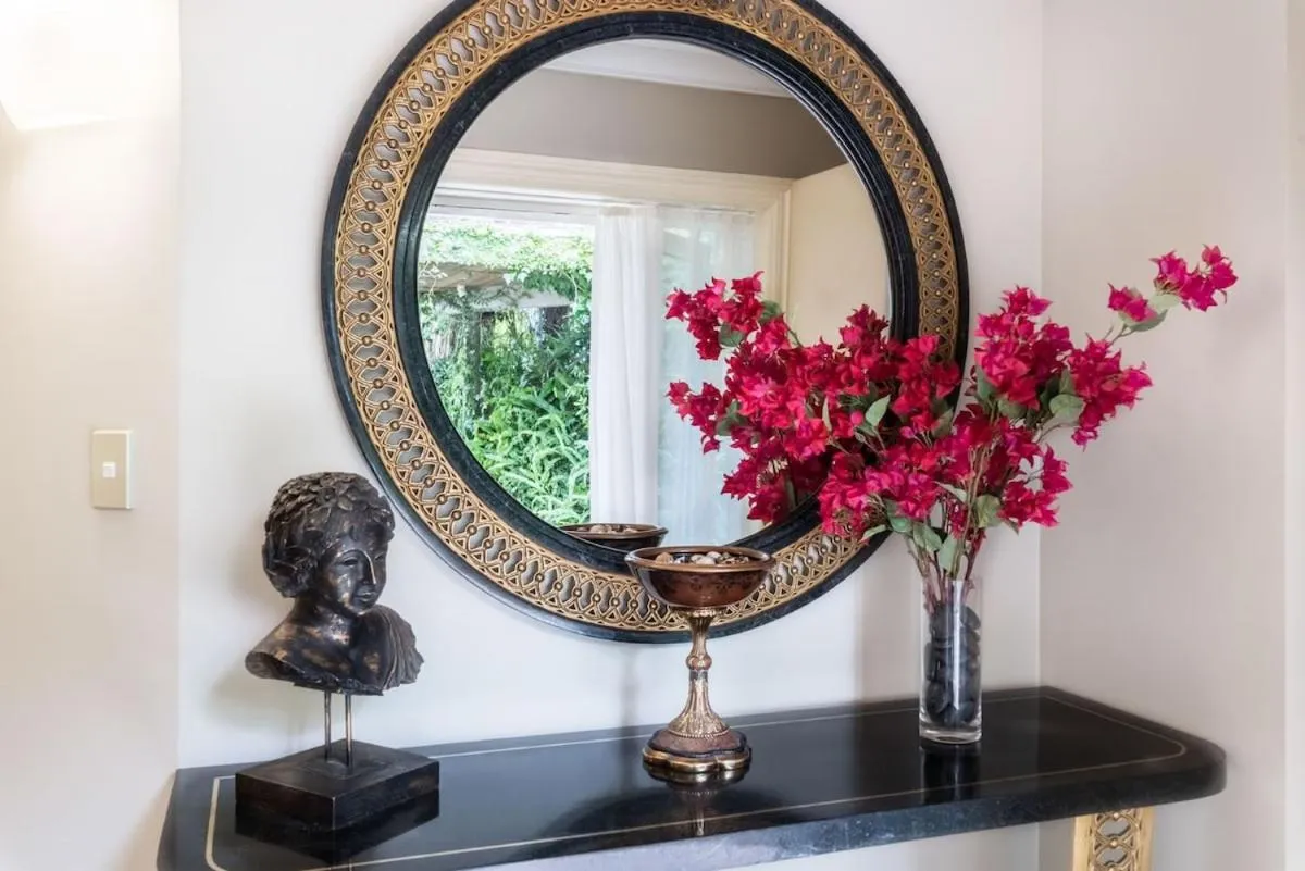 Facade/entrance in Sanctuary Palms