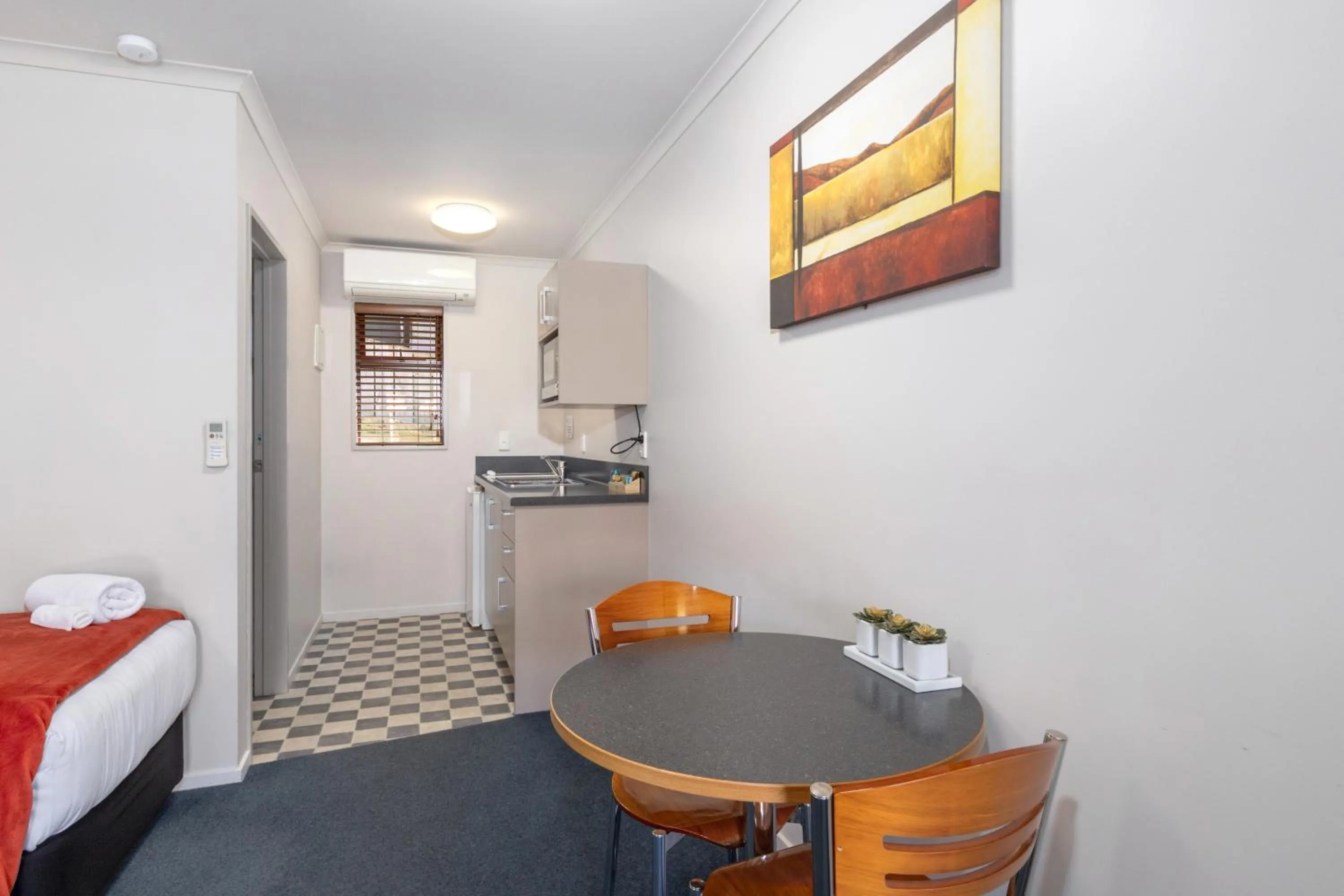 Dining area in ASURE Scenic Route Motor Lodge