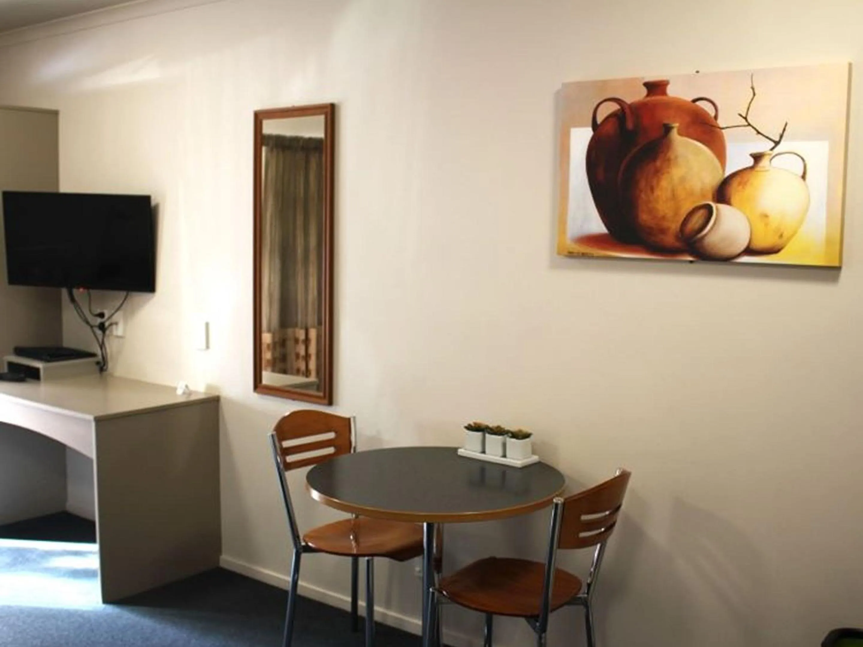 Dining area in ASURE Scenic Route Motor Lodge