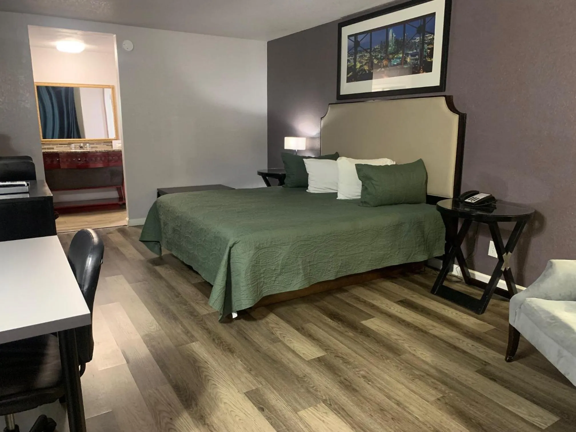 Bed in R Nite Star Inn and Suites -Home of the Cowboys & Rangers