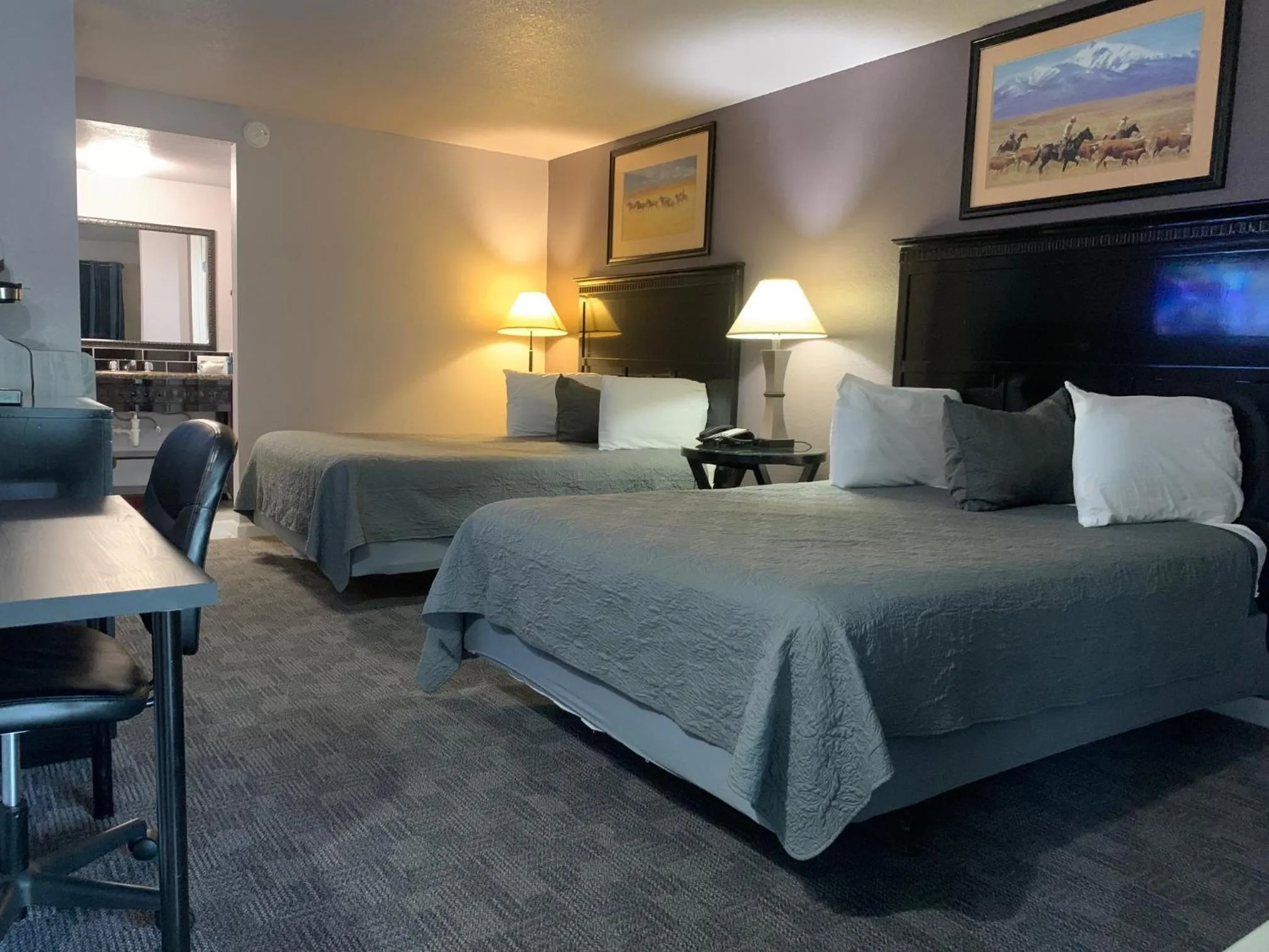 Bedroom, Bed in R Nite Star Inn and Suites -Home of the Cowboys & Rangers