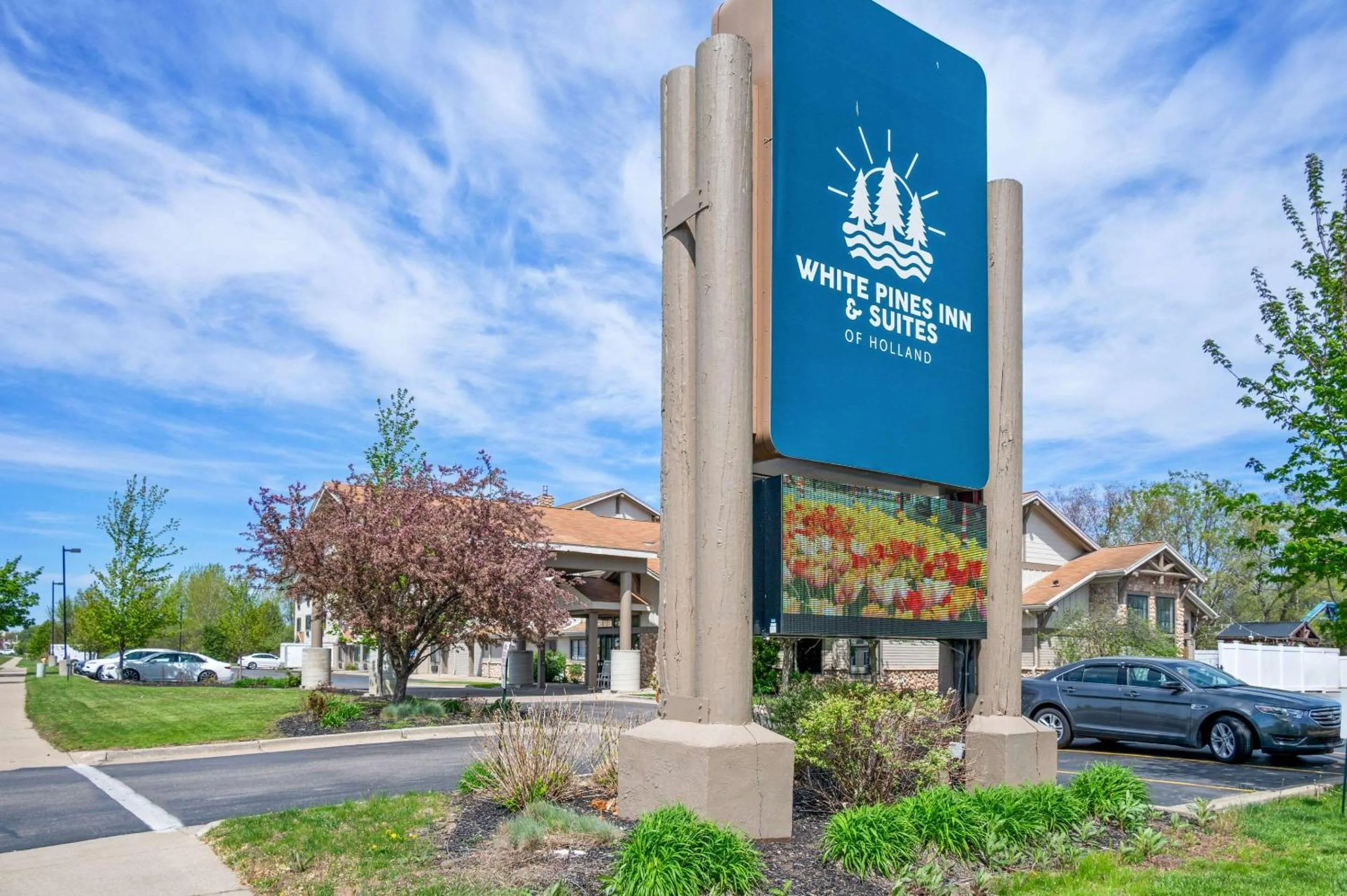 Property building in White Pine Inn & Suites