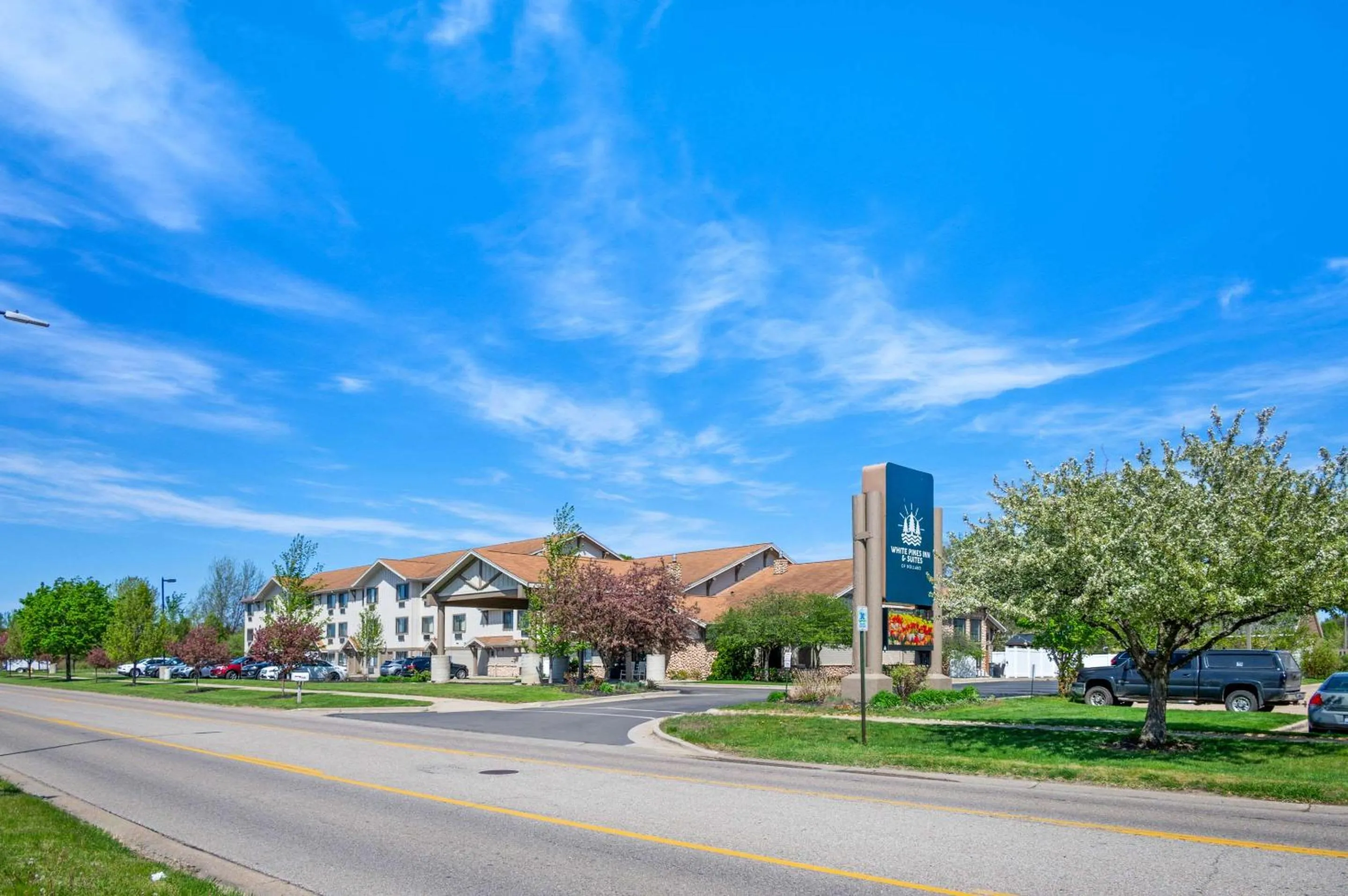 Property building in White Pine Inn & Suites