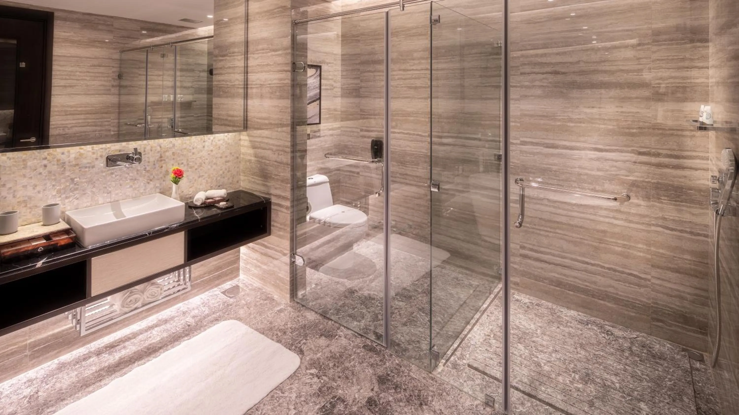 Toilet in Braira Al Nakheel