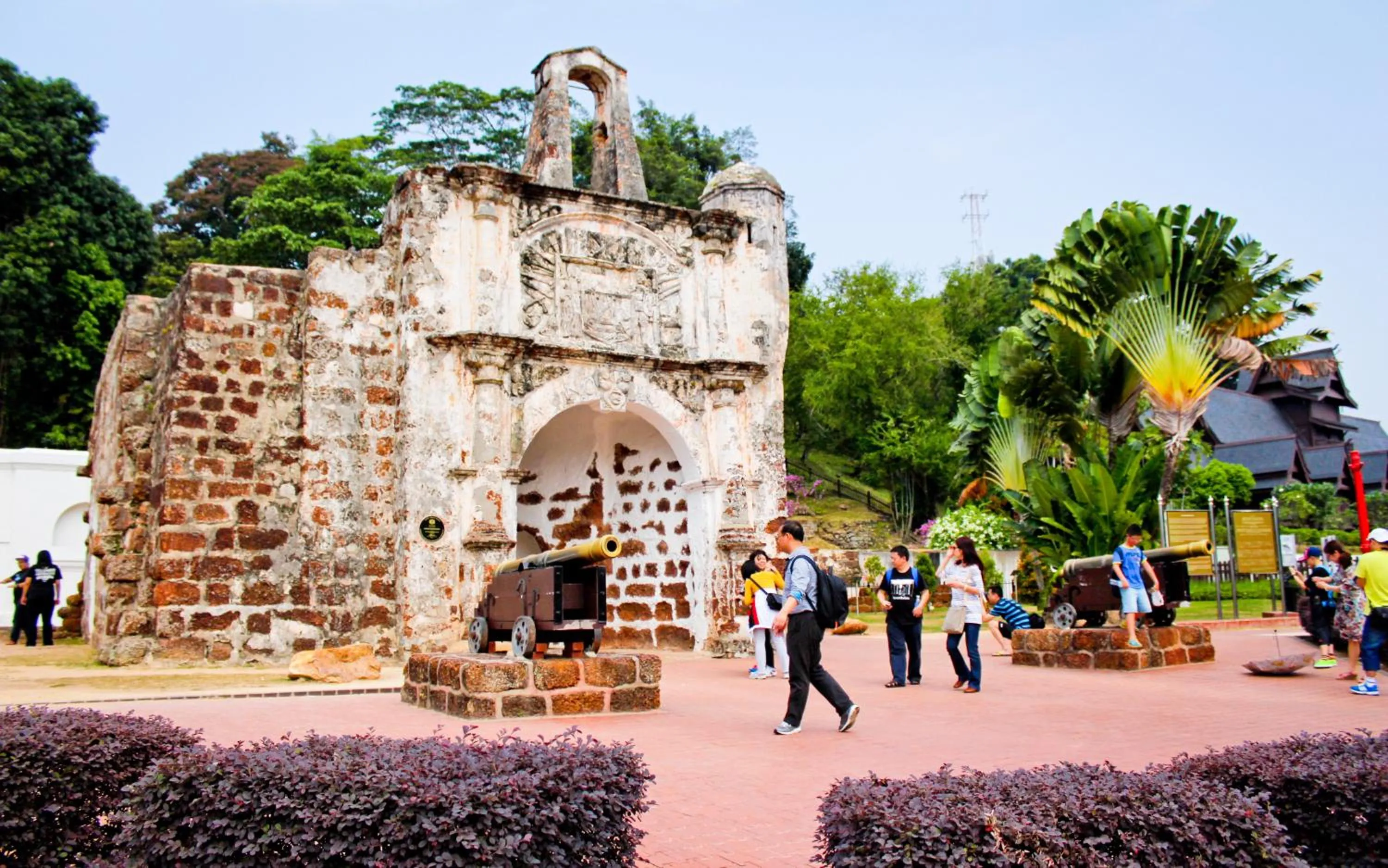 Area and facilities in Hallmark Crown Hotel