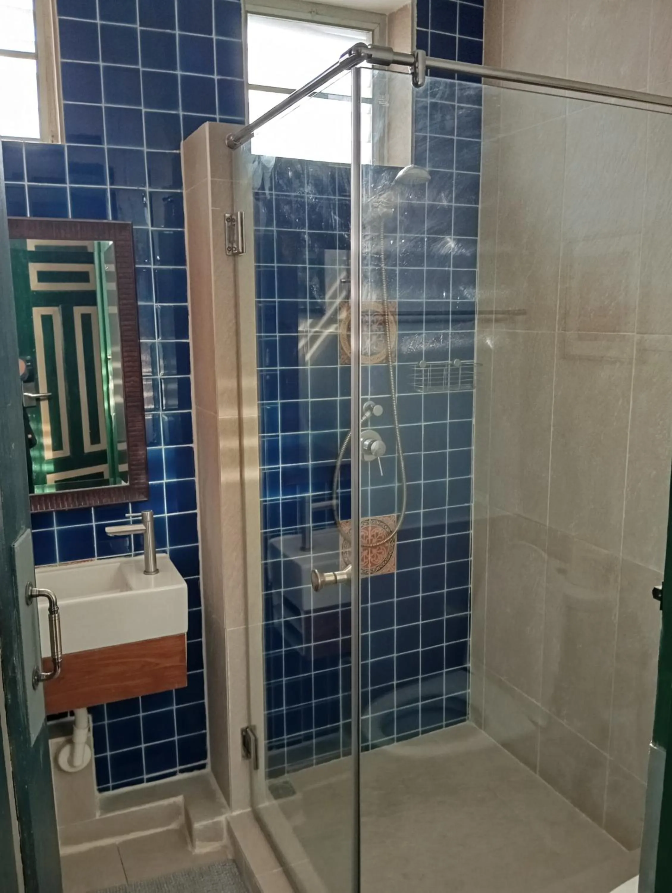 Shower in Chetuphon Gate