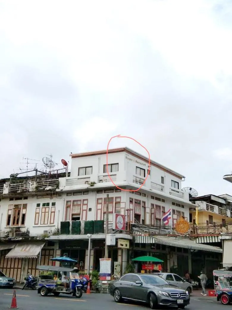 Property building in Chetuphon Gate