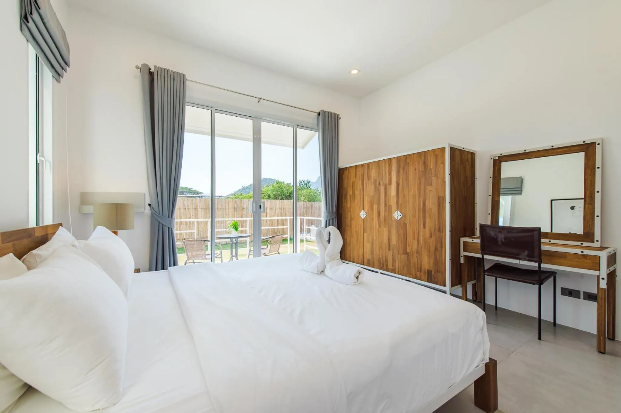 Bed in Oriental Beach Pearl Resort