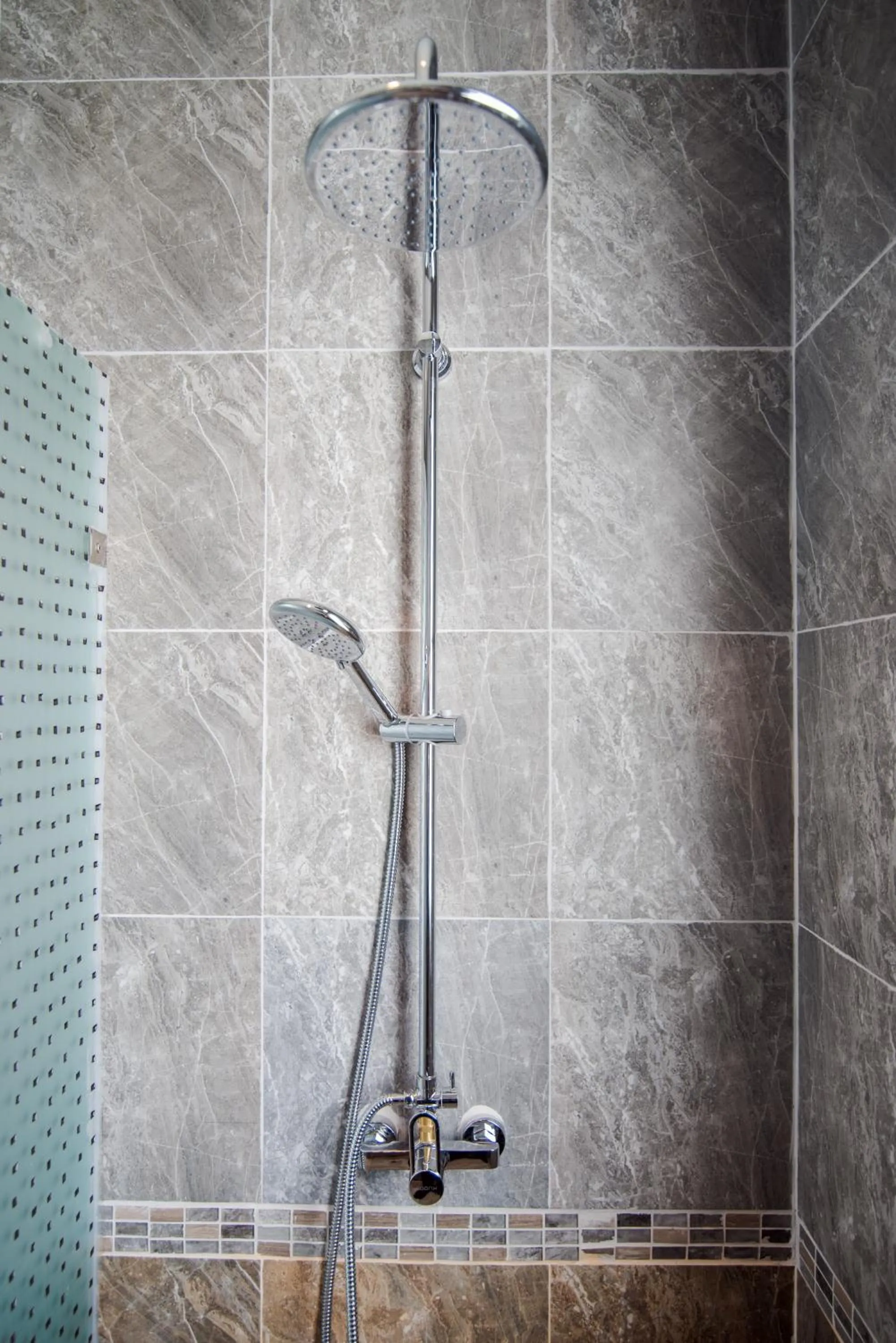 Shower in Oriental Beach Pearl Resort