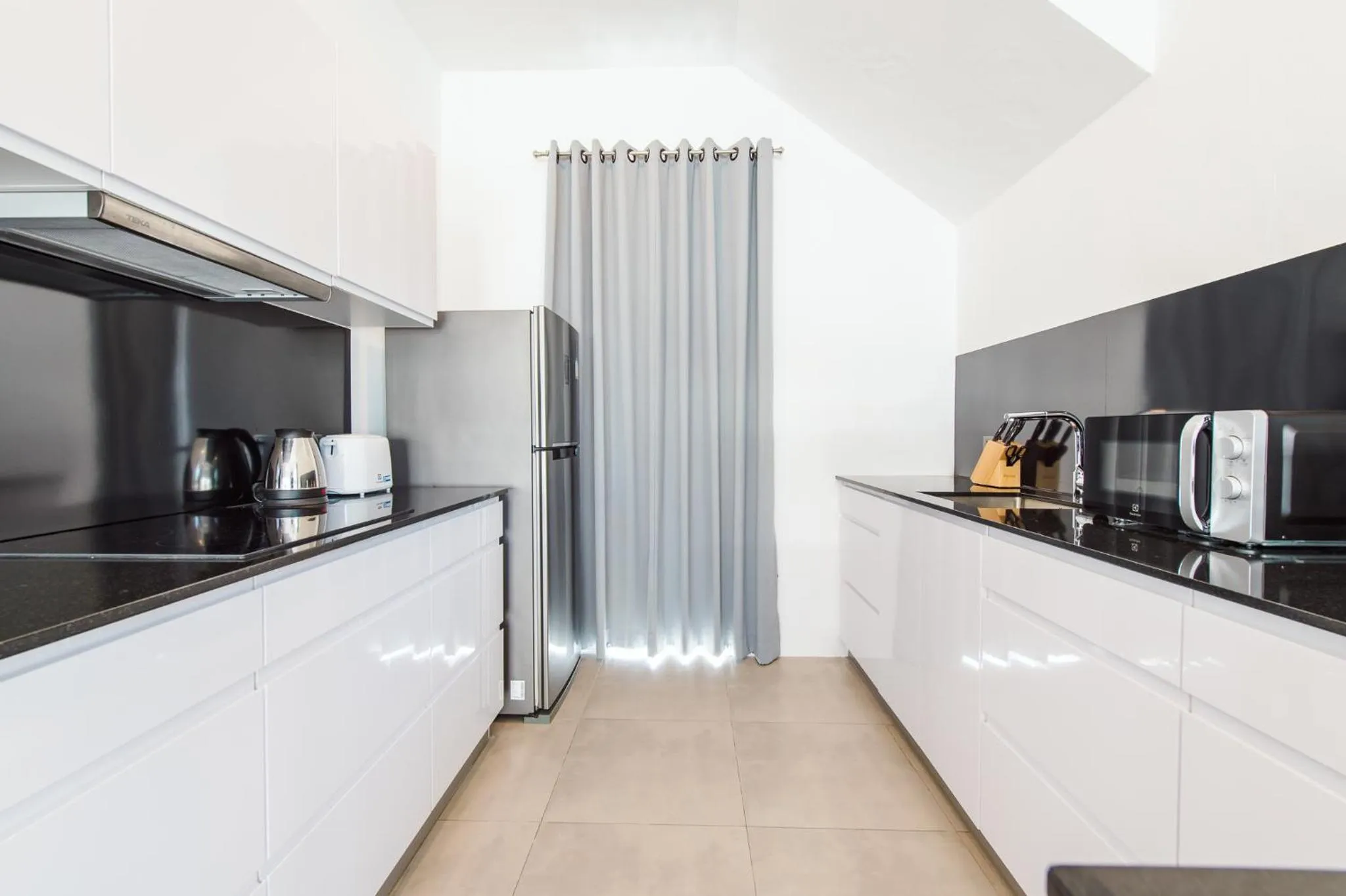 Coffee/tea facilities in Oriental Beach Pearl Resort