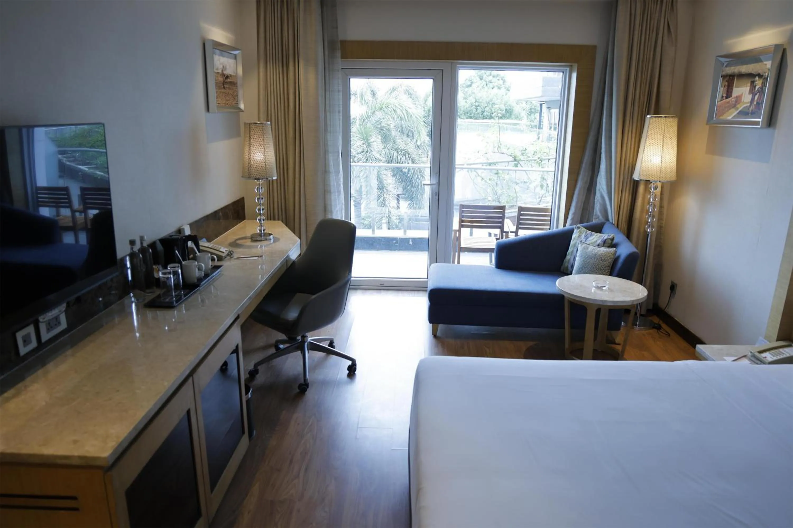 Bed in Radisson Resort & Spa Kandla