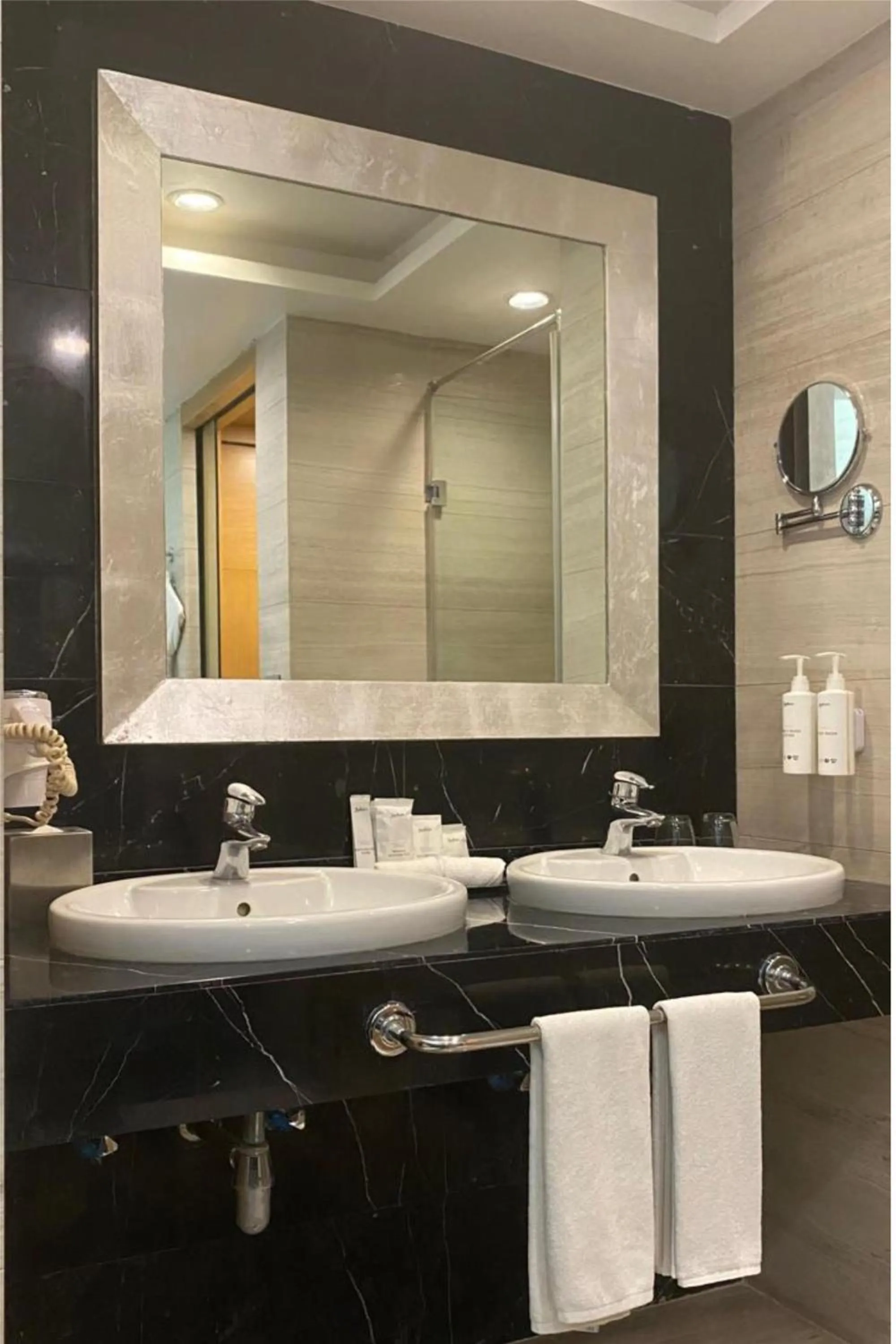 Bathroom in Radisson Resort & Spa Kandla