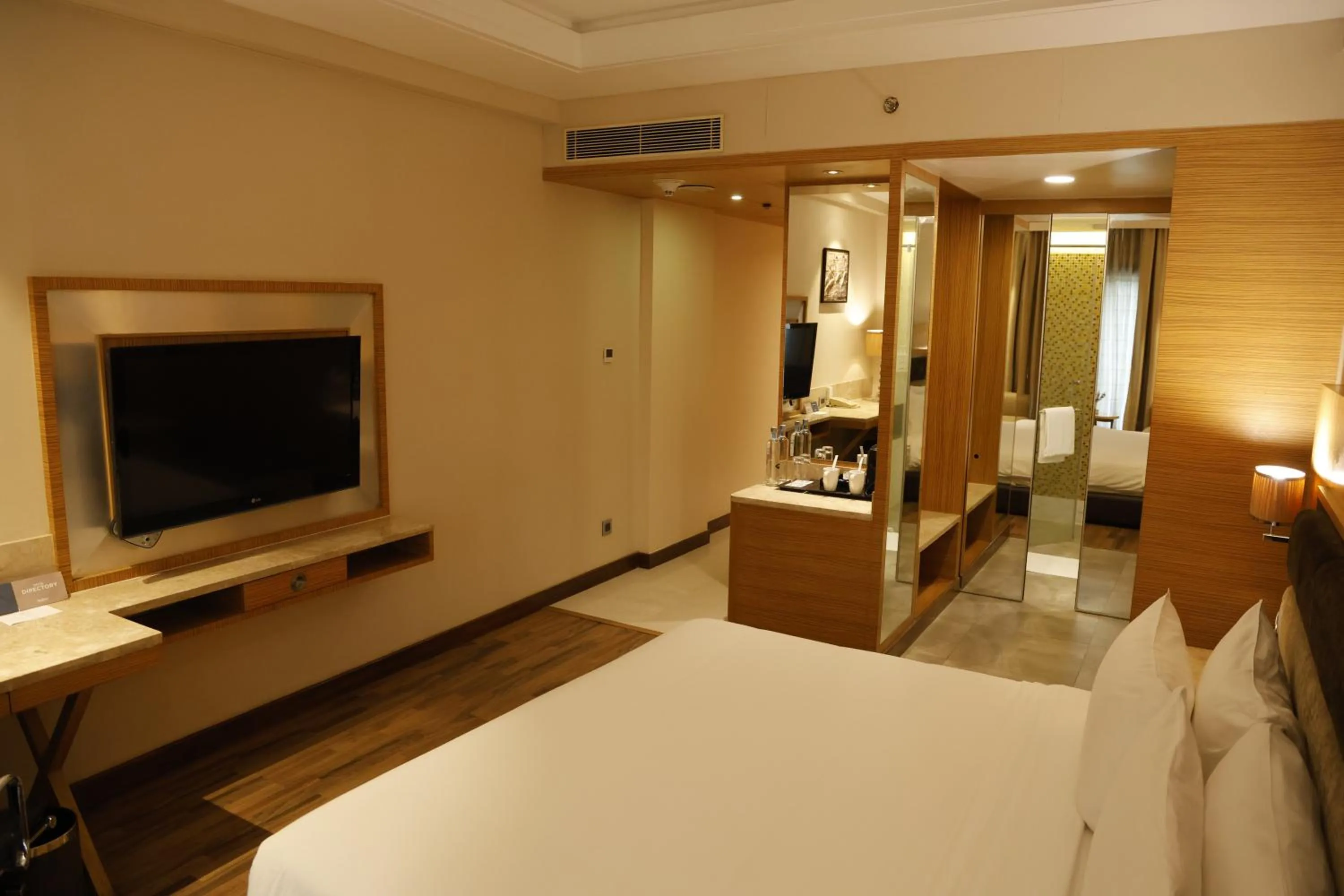 Bed in Radisson Resort & Spa Kandla