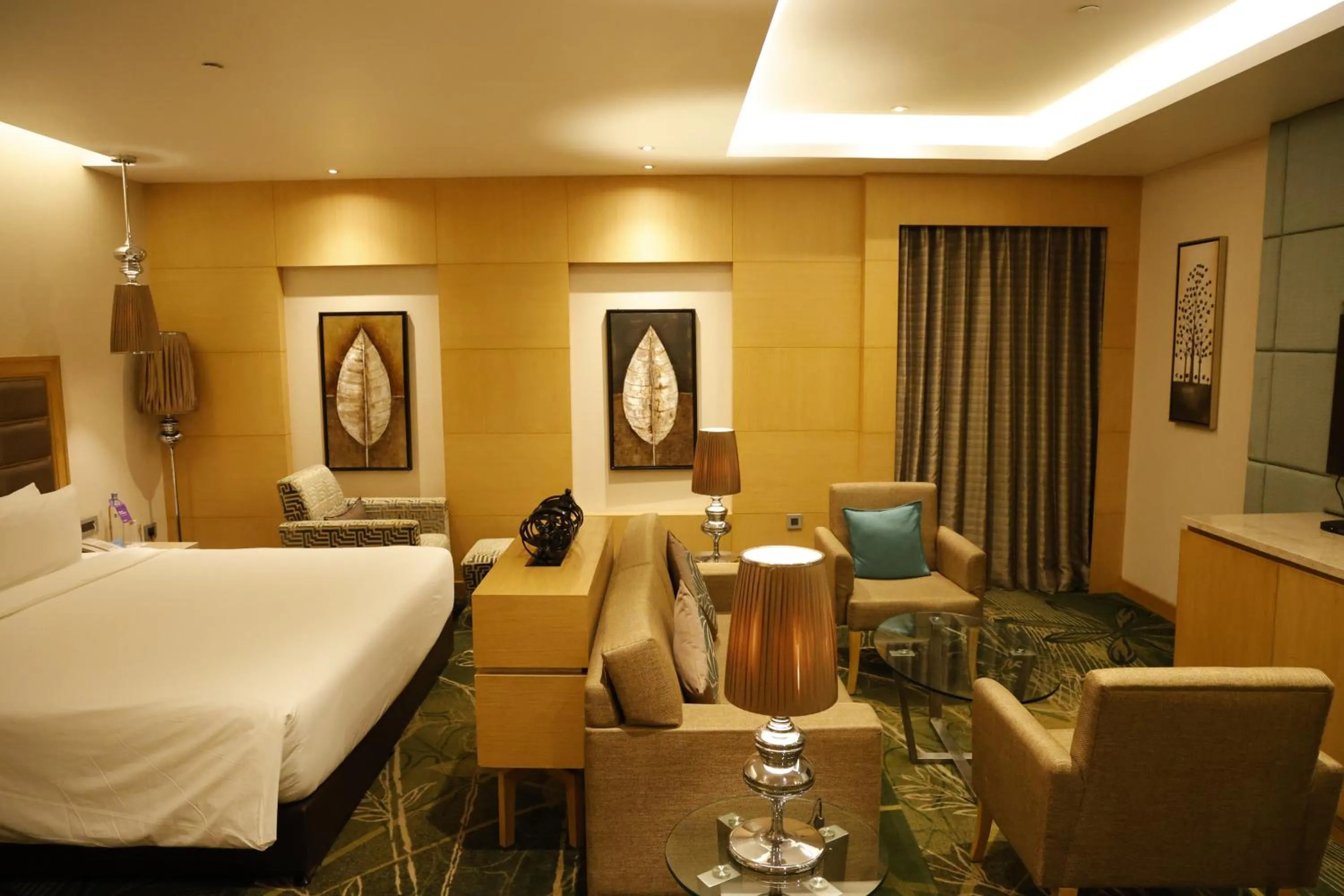 Bed in Radisson Resort & Spa Kandla