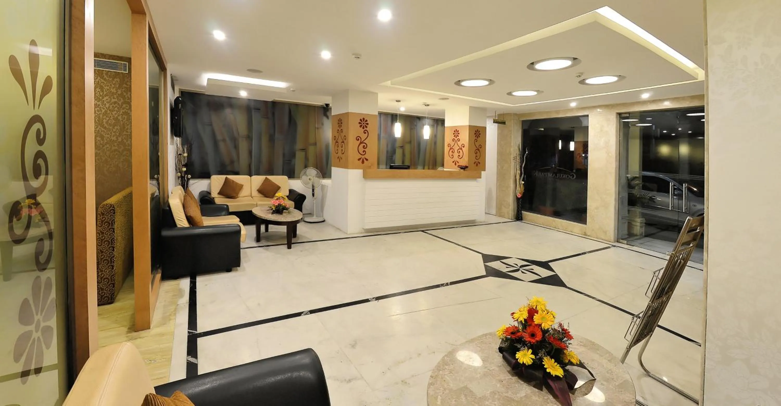 Lobby or reception in Hotel Gokulam Park