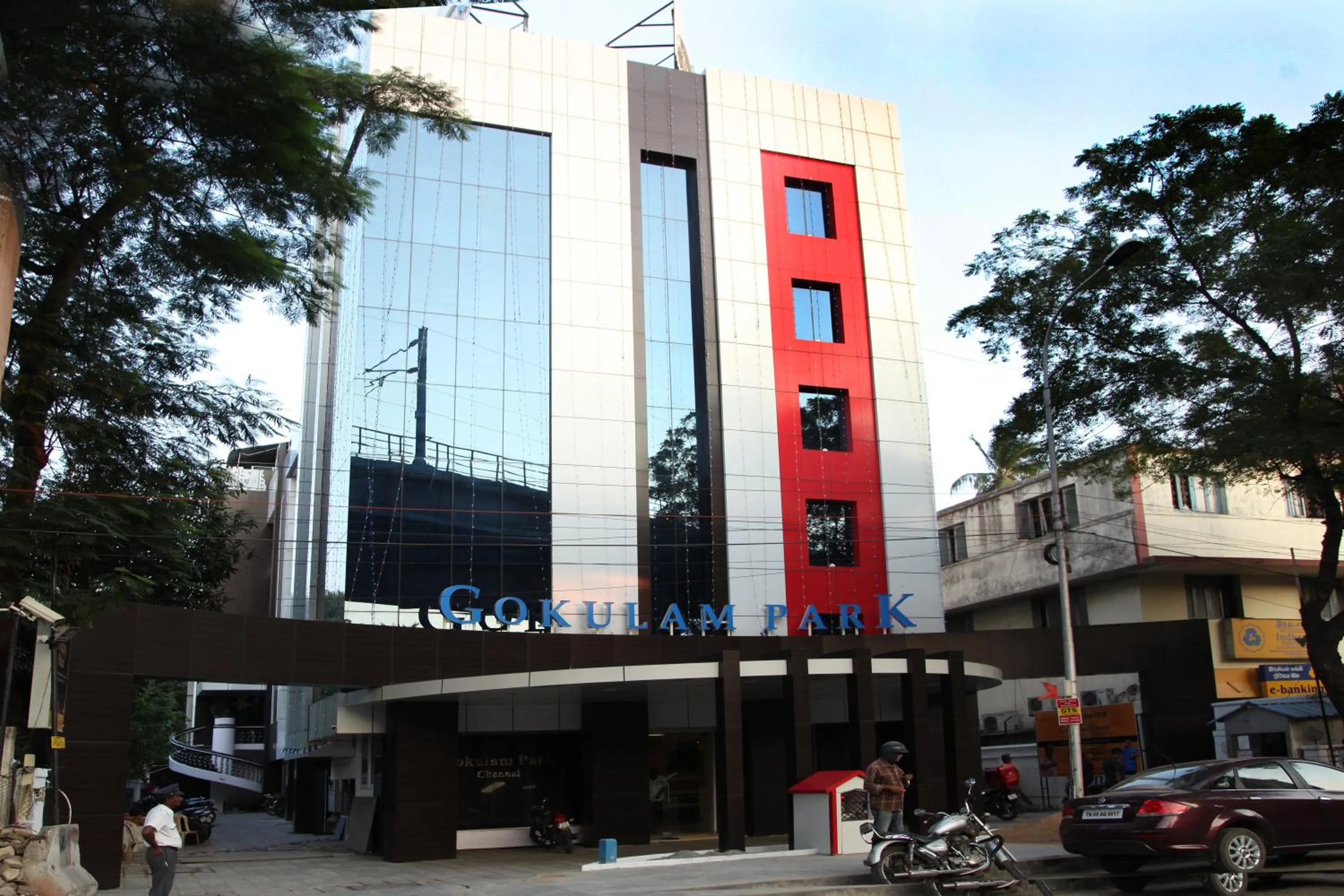 Property building in Hotel Gokulam Park