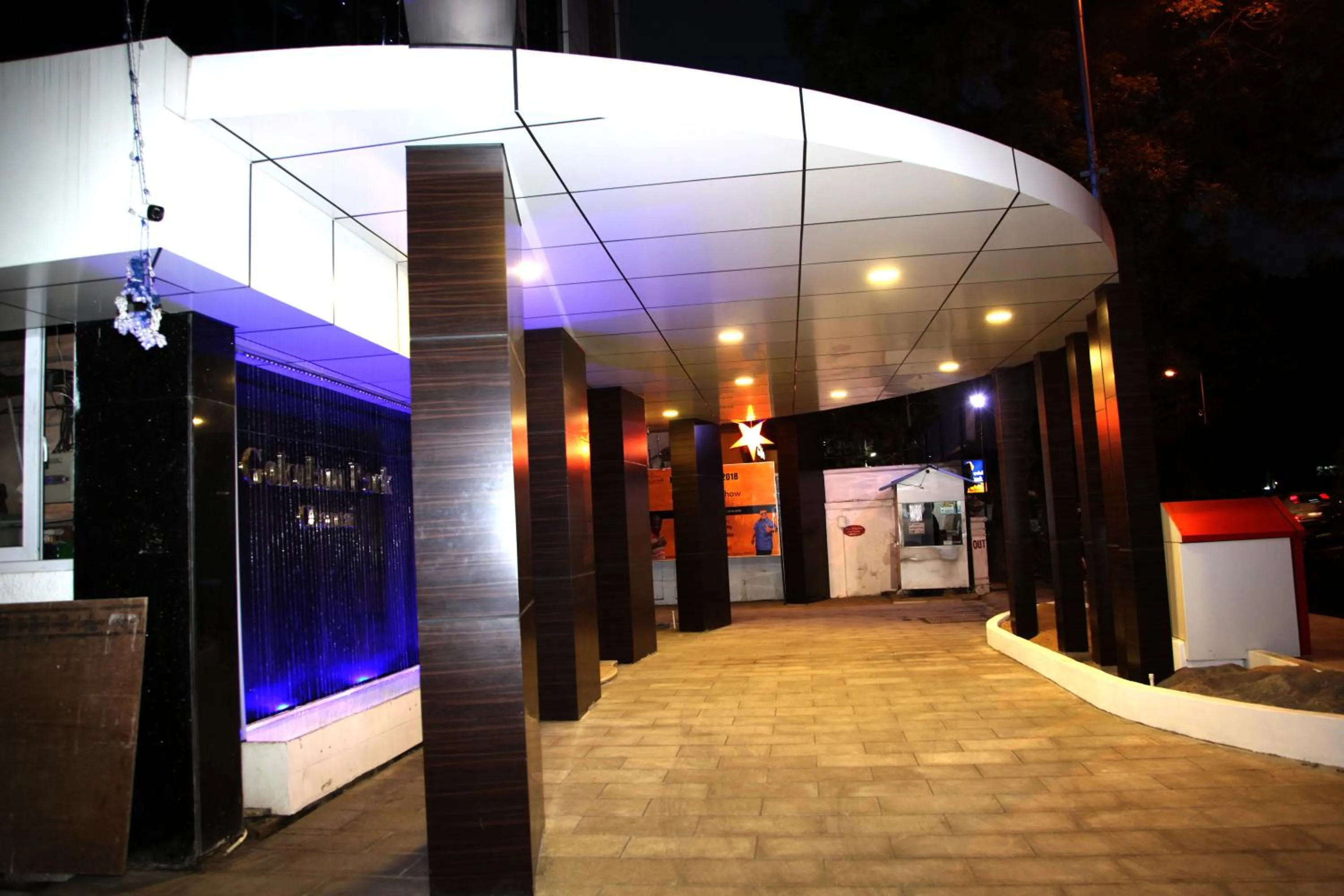 Facade/entrance in Hotel Gokulam Park