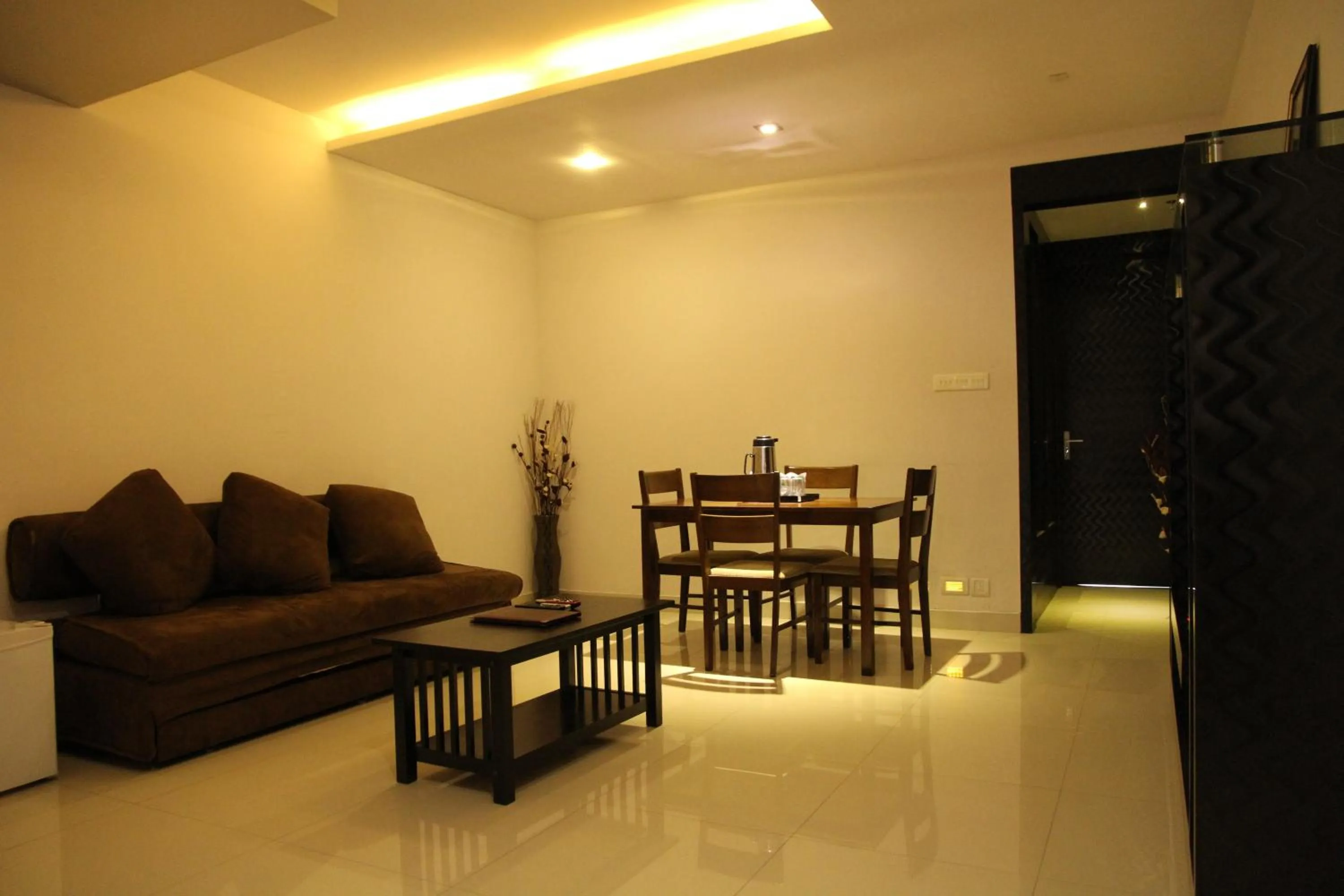 Shower in Hotel Gokulam Park