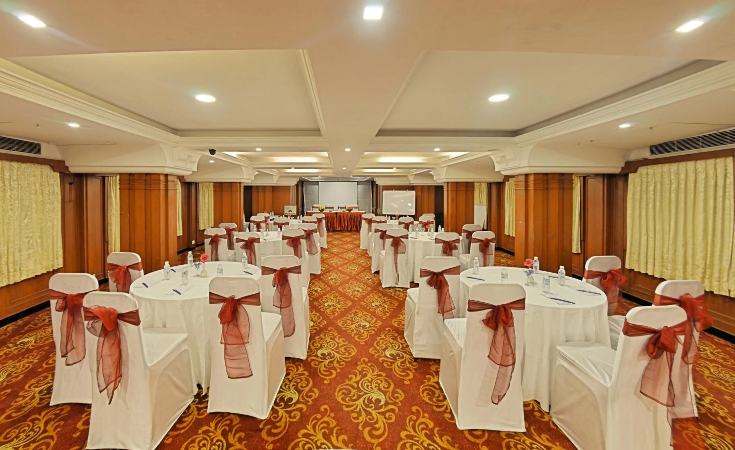 Banquet/Function facilities in Hotel Gokulam Park
