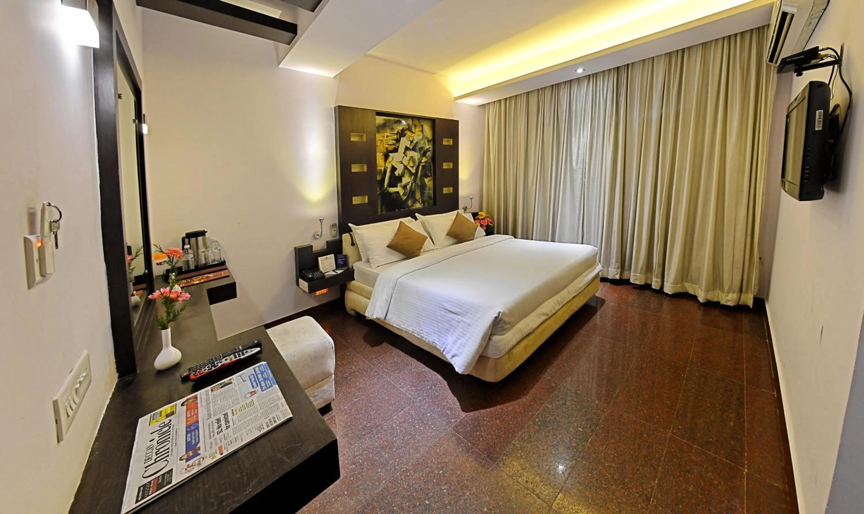 Restaurant/places to eat, Bed in Hotel Gokulam Park