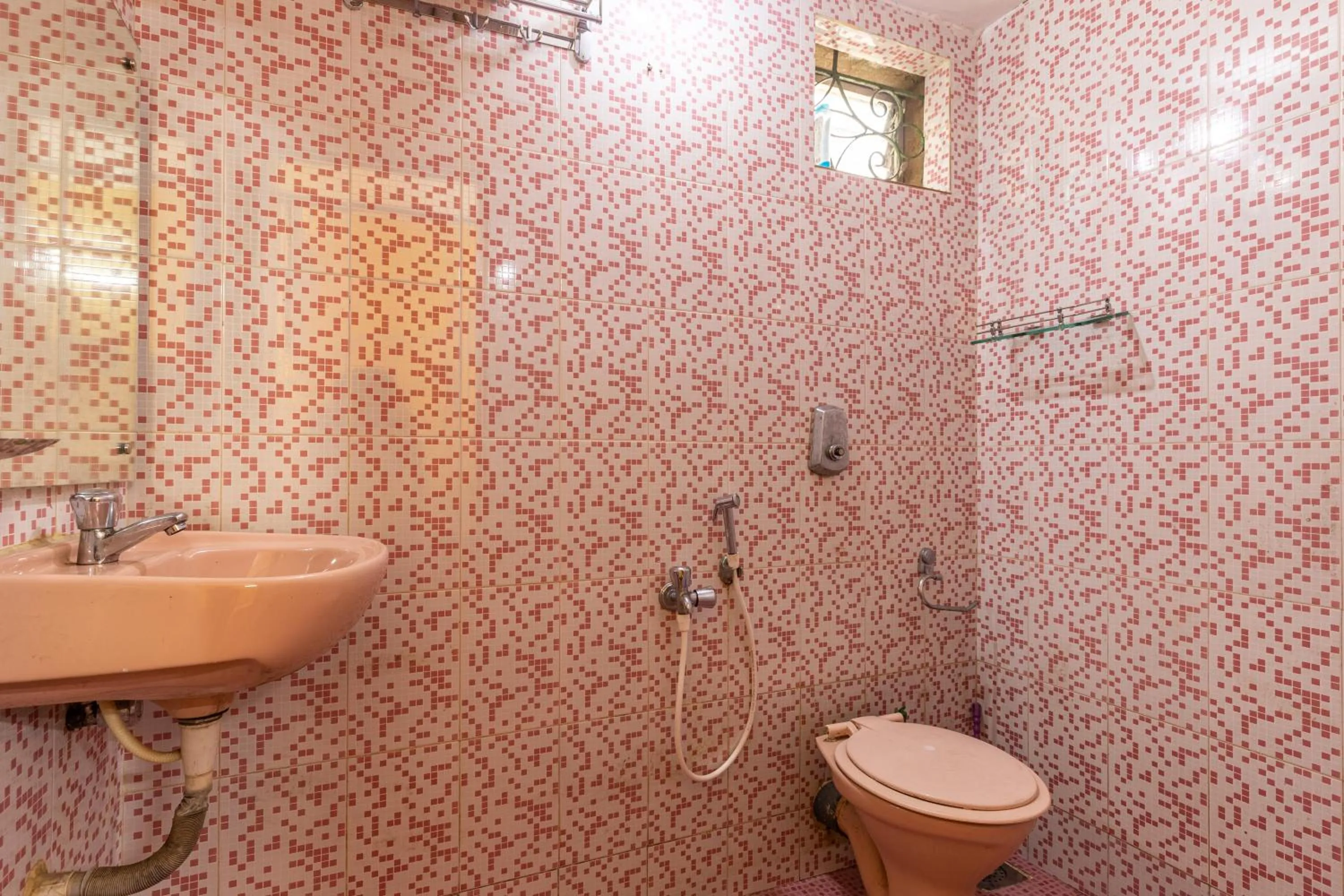 Bathroom in Jes Guest House