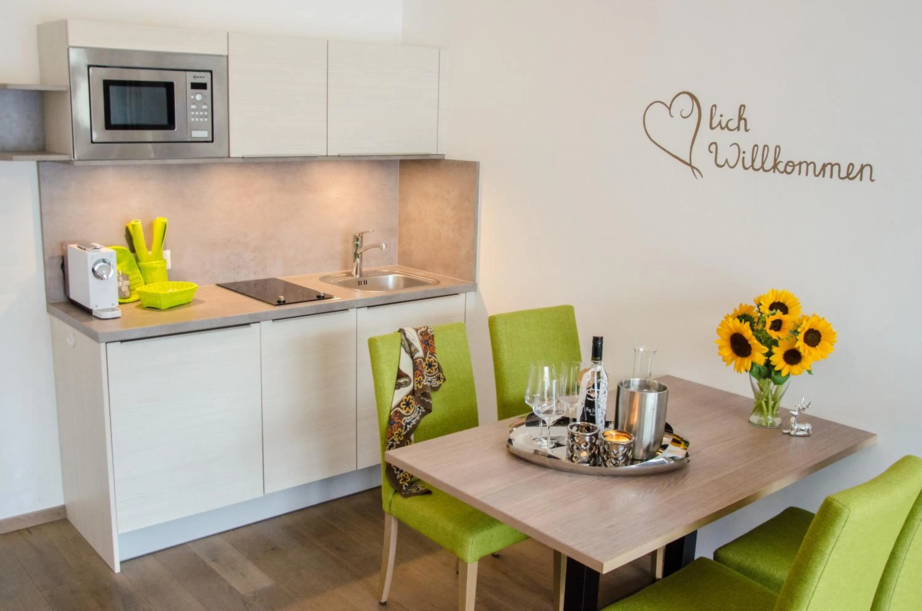 Kitchen or kitchenette in Aparthotel Bergtraum