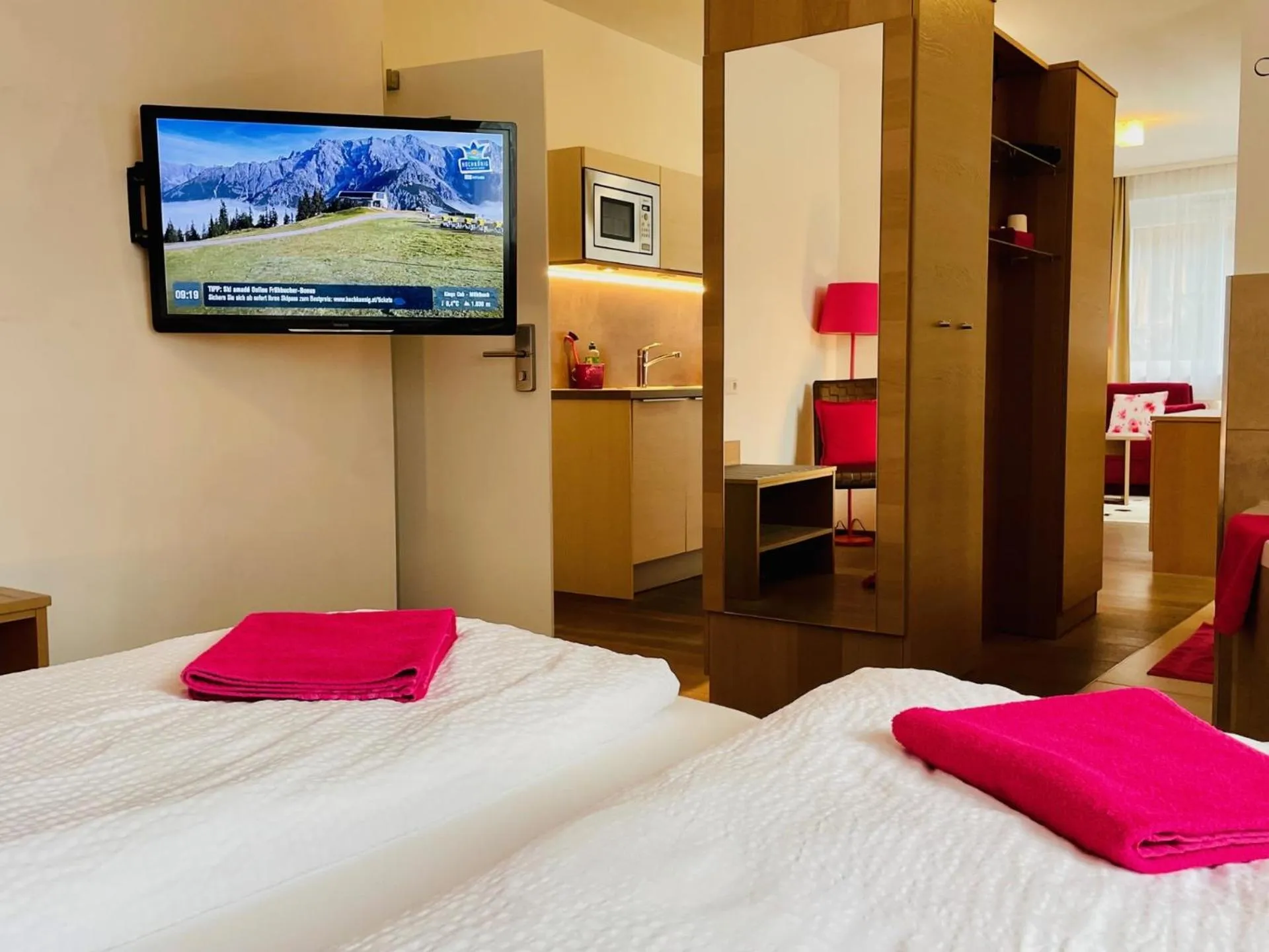 TV and multimedia, Bed in Aparthotel Bergtraum