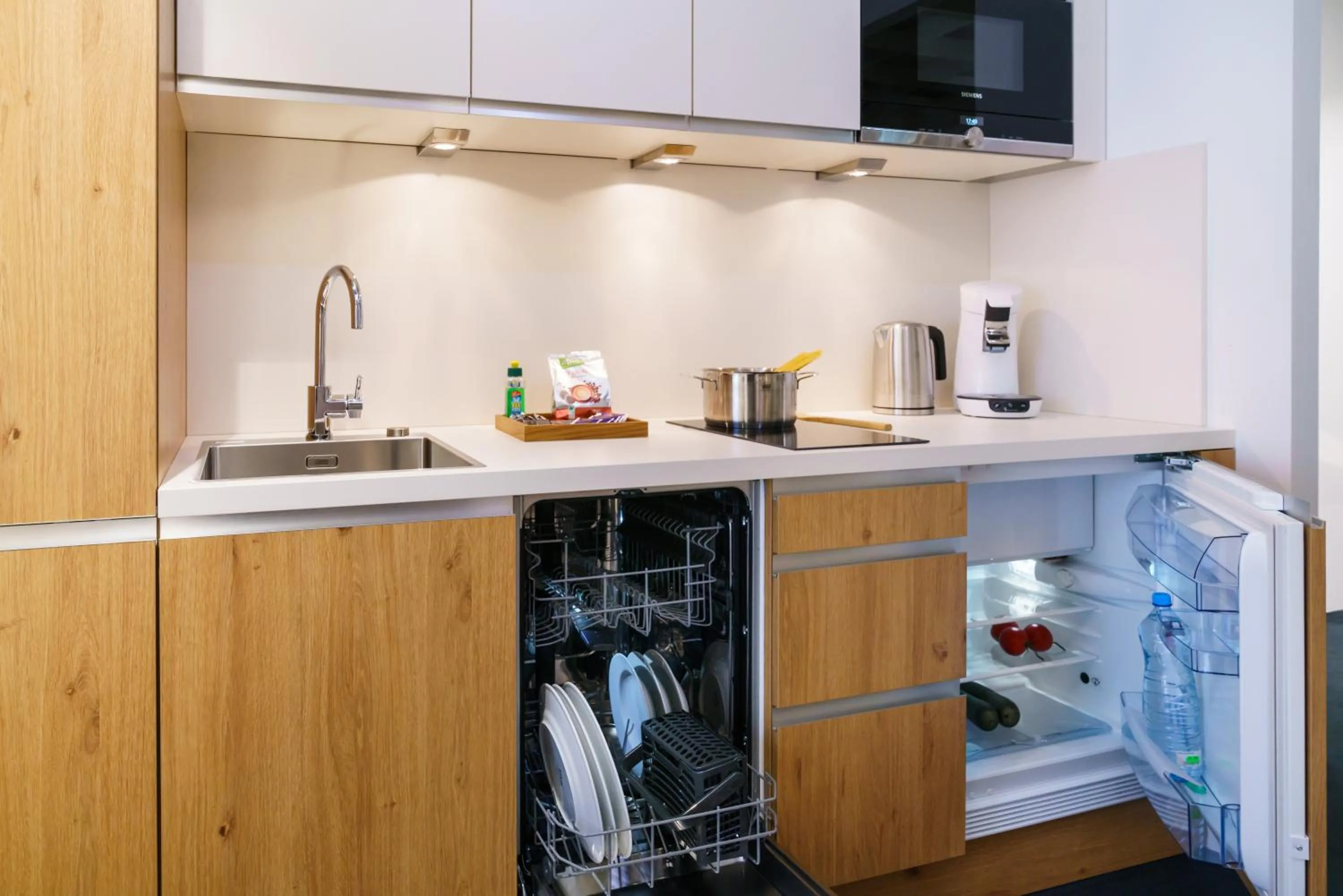 Kitchen or kitchenette in INhouse - Wohnen auf Zeit