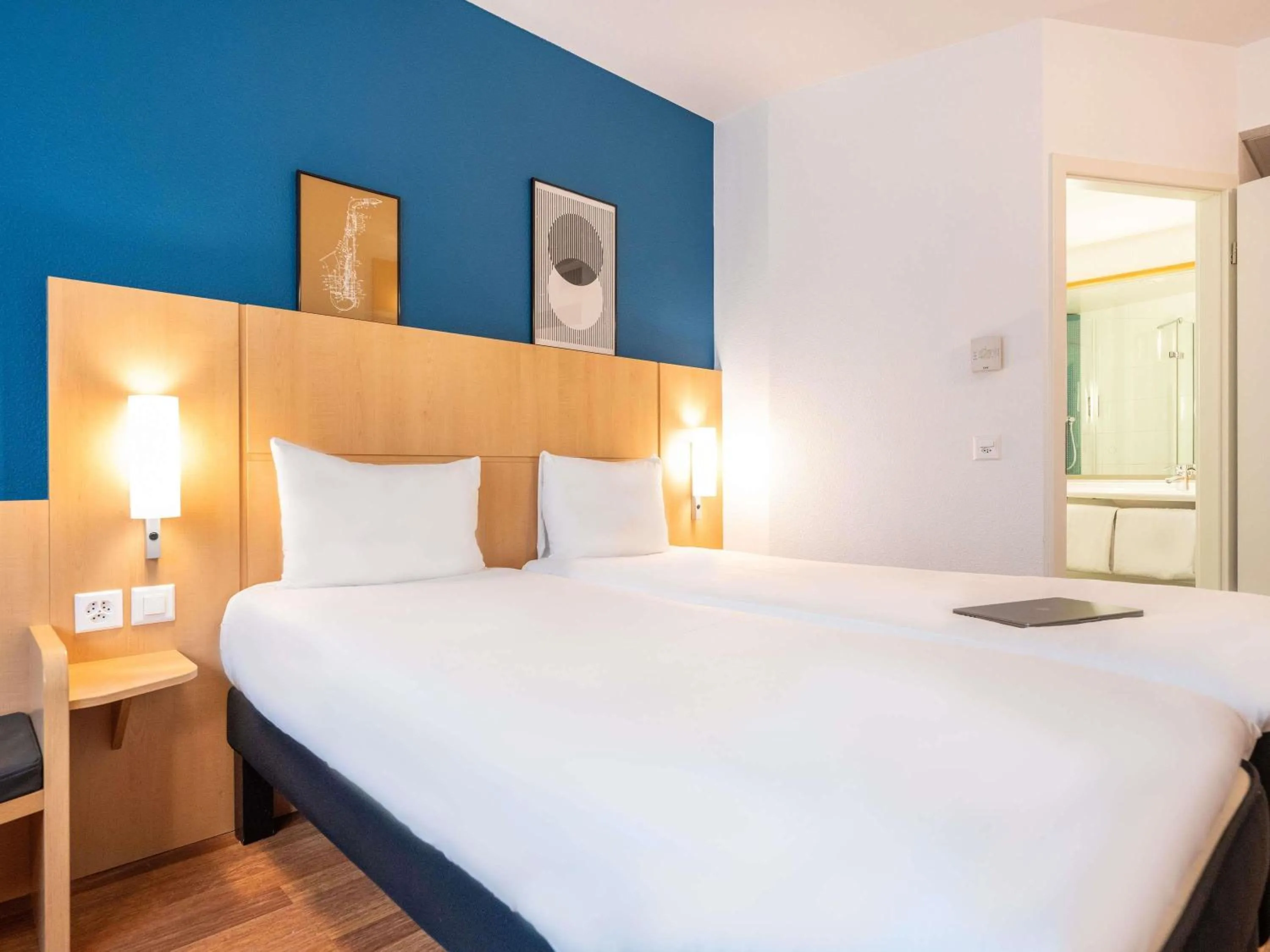 Bedroom, Bed in ibis Genève Centre Nations