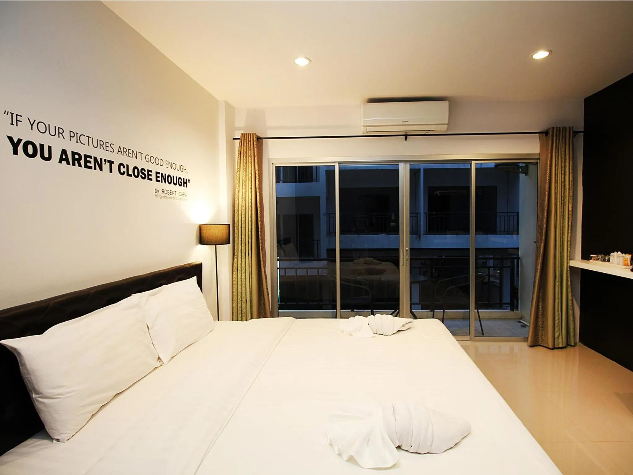 Photo of the whole room in The Artist House