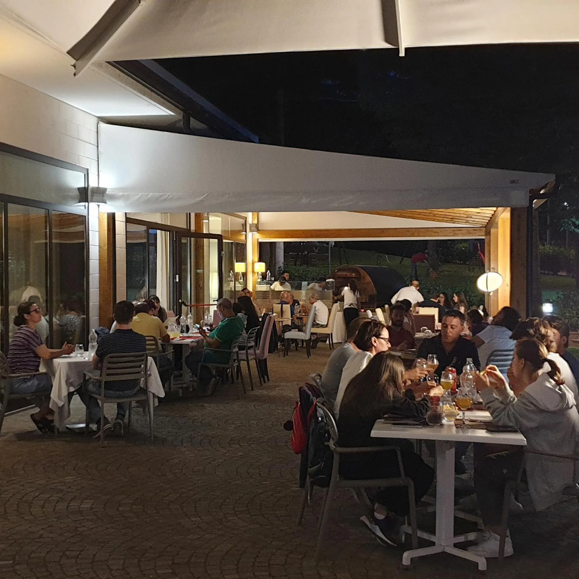 Restaurant/places to eat in Il Castagneto Hotel