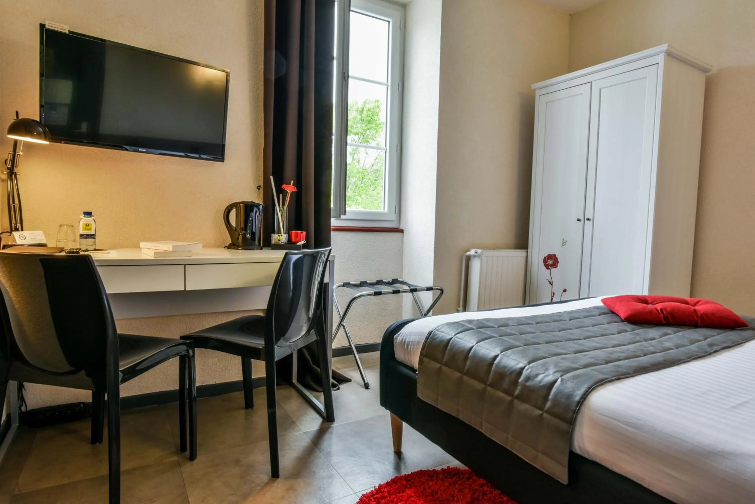 Bed in Hôtel Auberge l'Estanquet