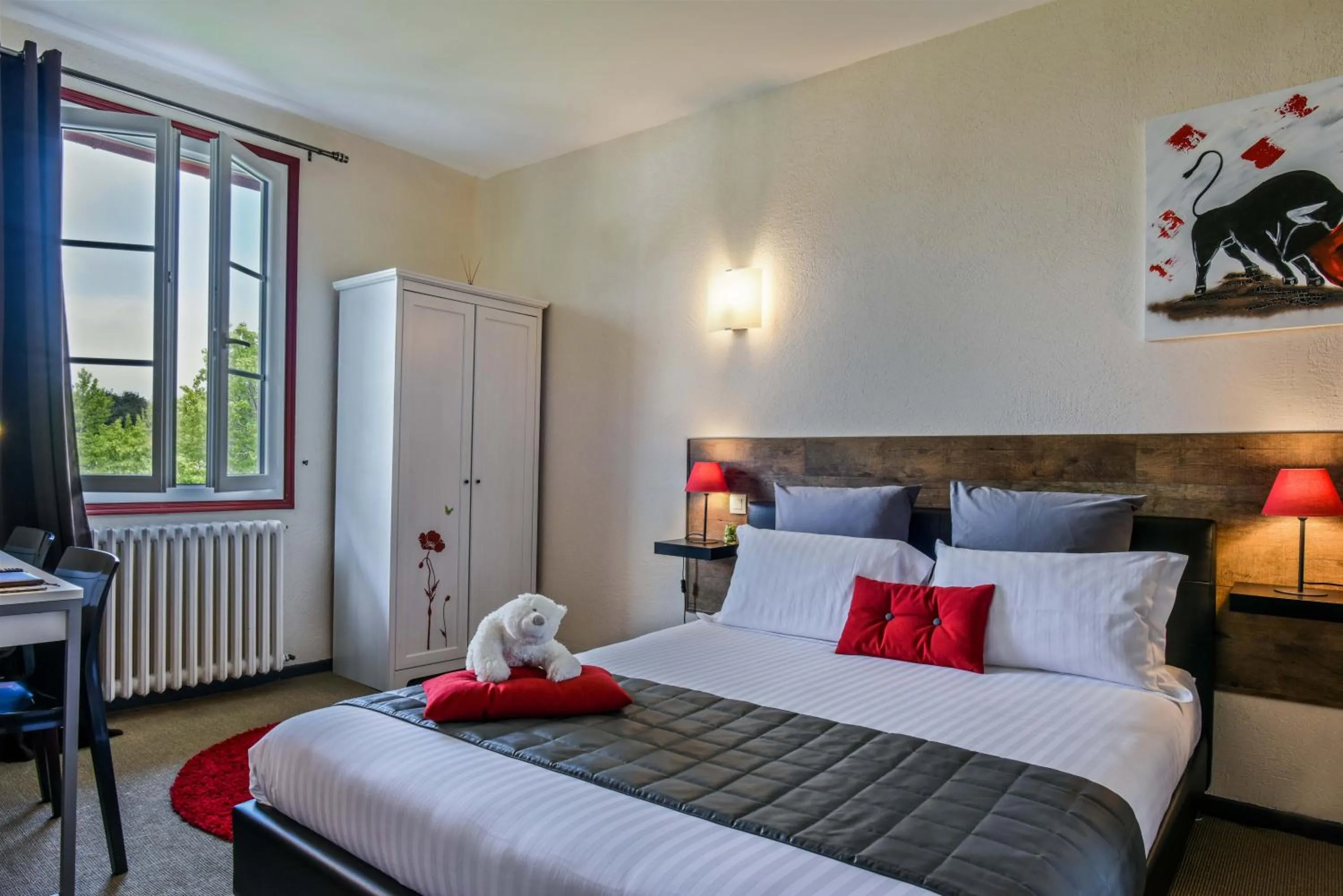 Bed in Hôtel Auberge l'Estanquet