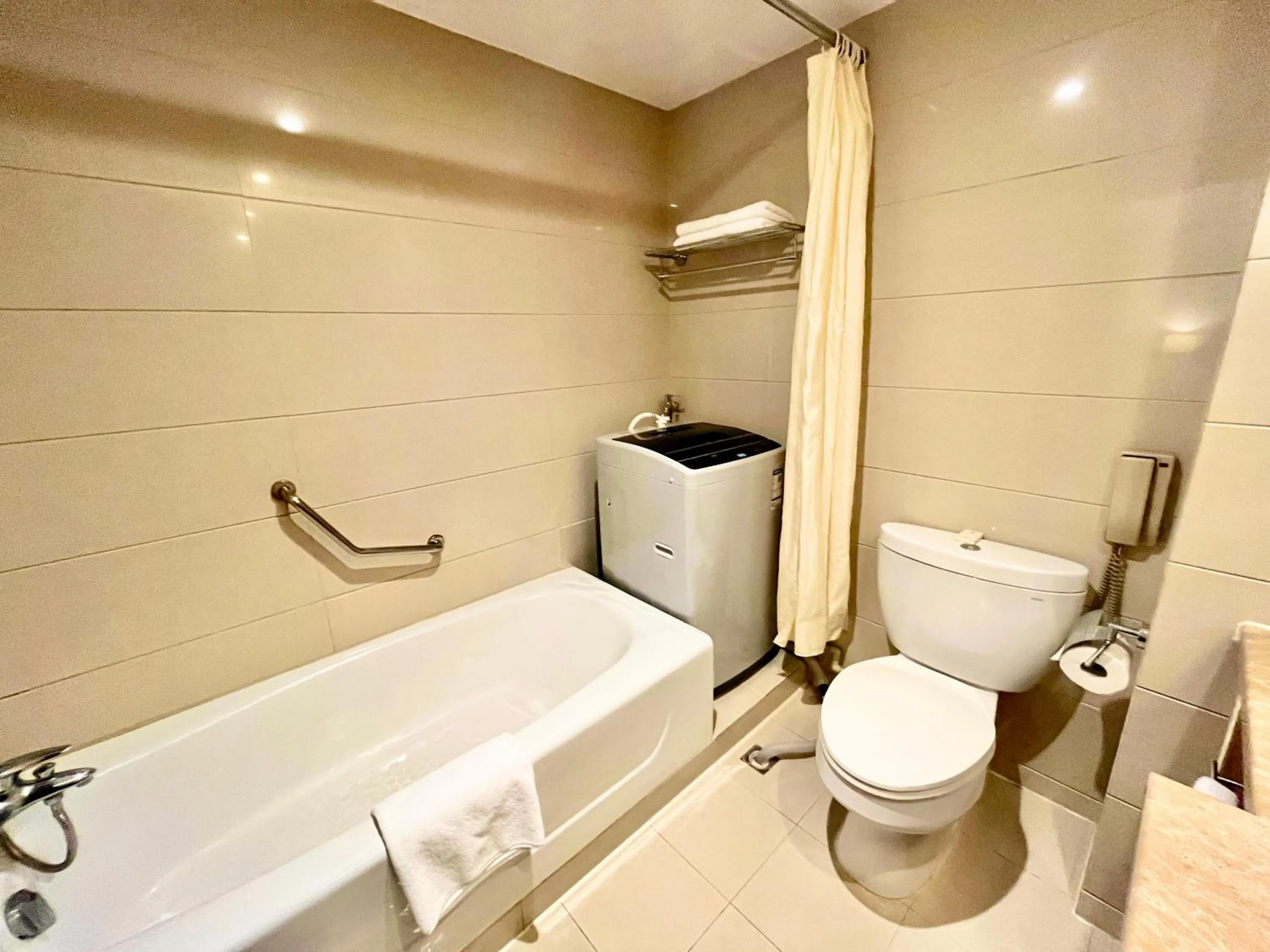 Shower in Ningbo Portman Plaza Hotel