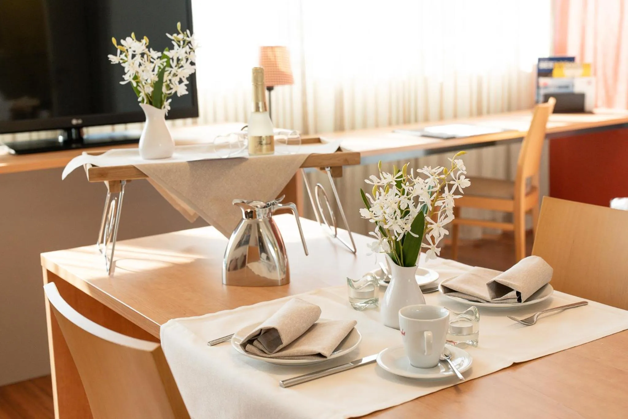 Photo of the whole room in SwissEver Hotel Zug