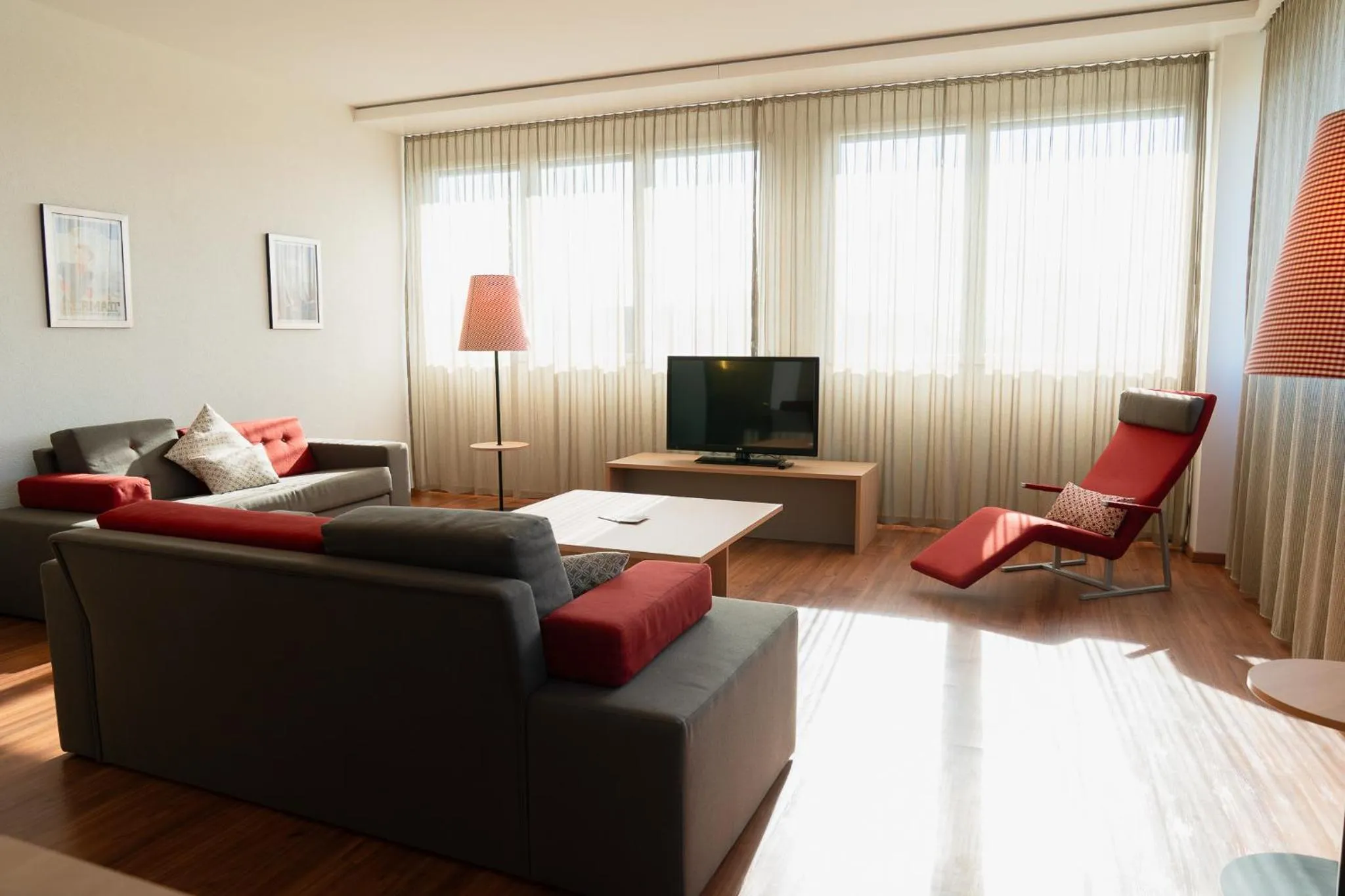 Living room in SwissEver Hotel Zug