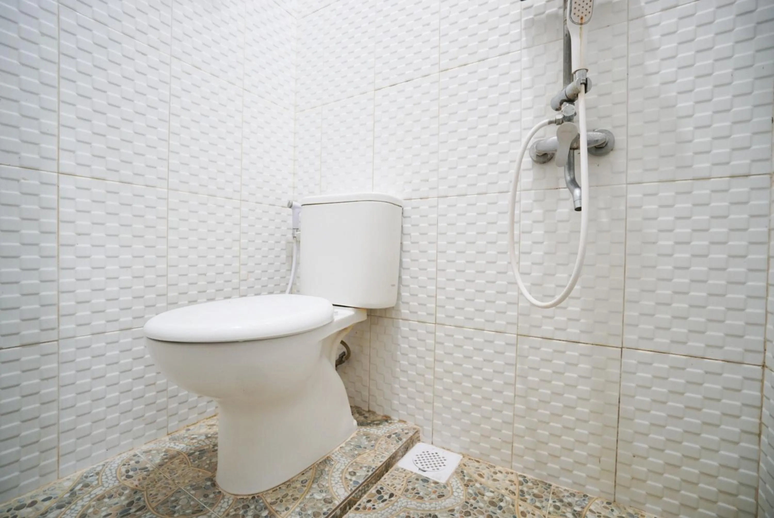 Shower in Griya Sawamah Syariah Mitra RedDoorz