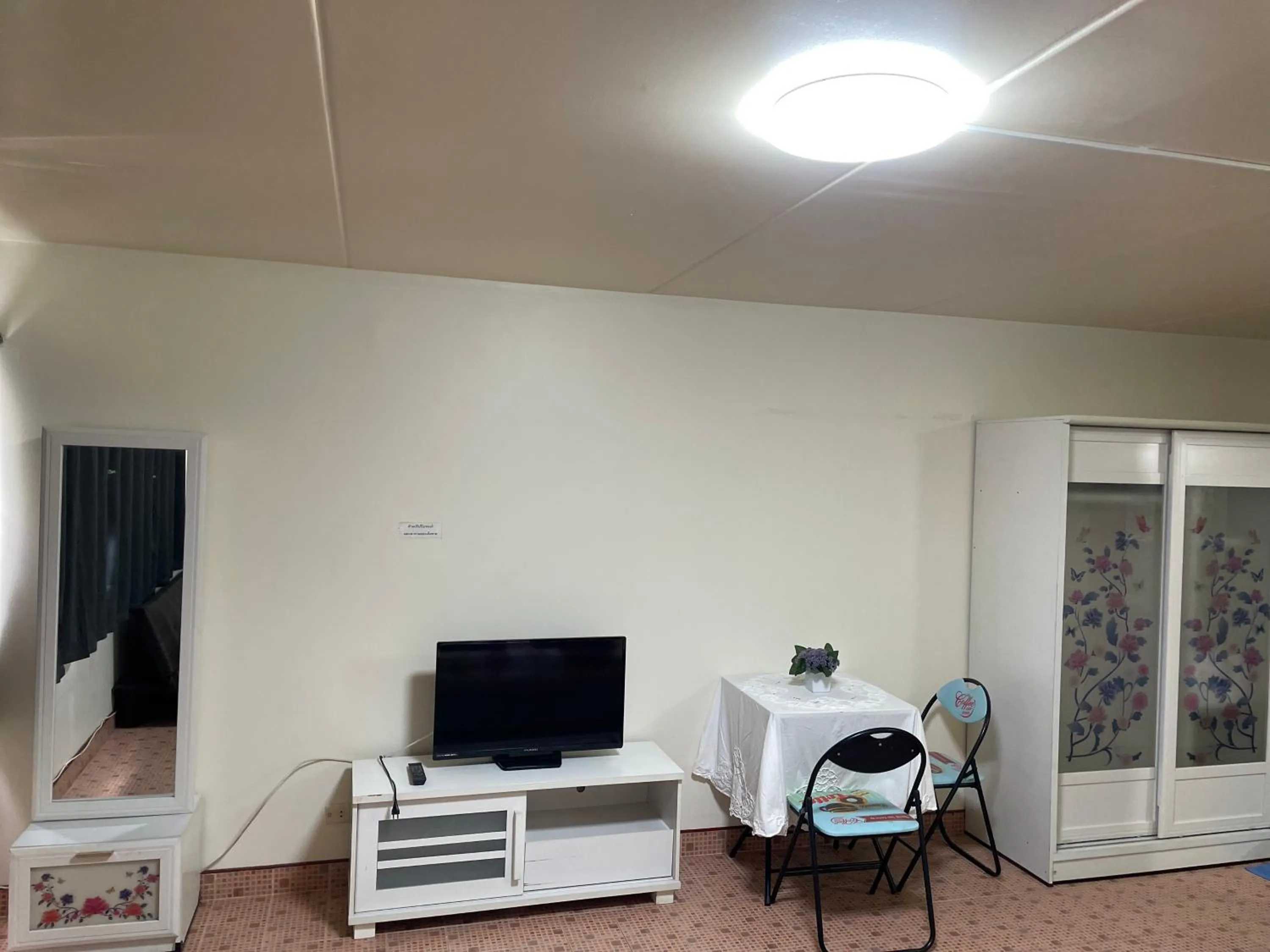 TV and multimedia in Dailyroom C3,C4by Anna