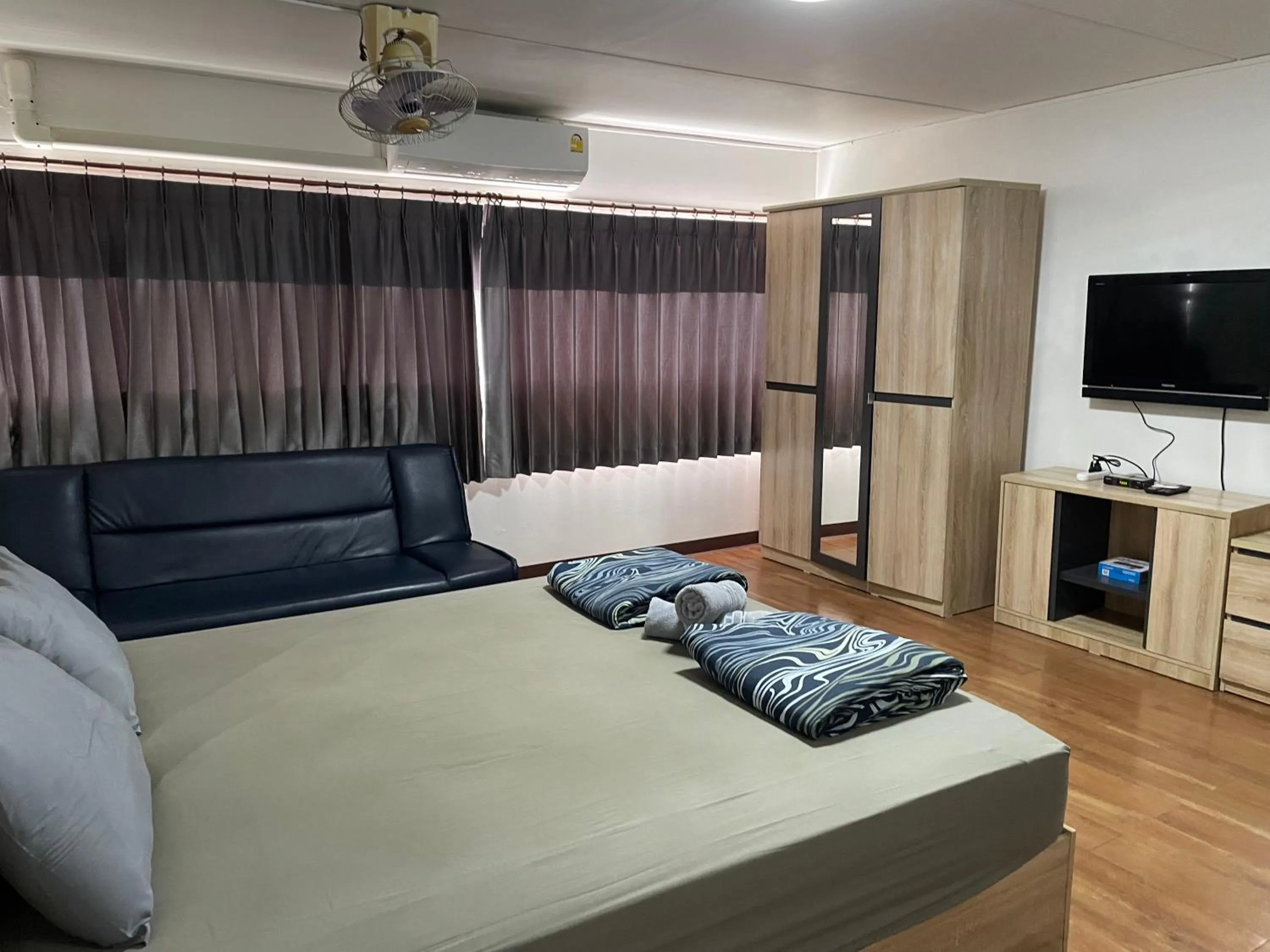 Bed in Dailyroom C3,C4by Anna