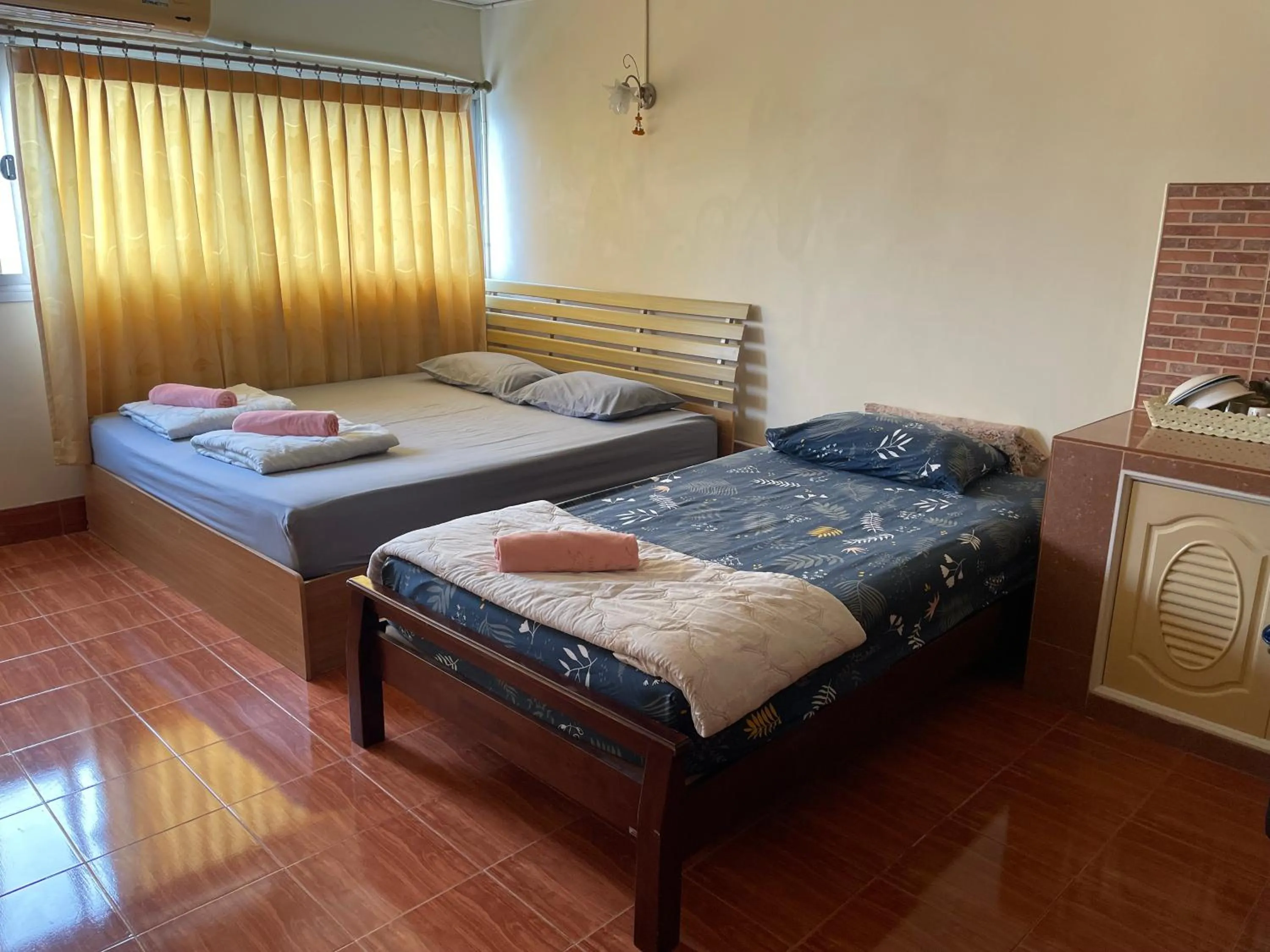 Bed in Dailyroom C3,C4by Anna