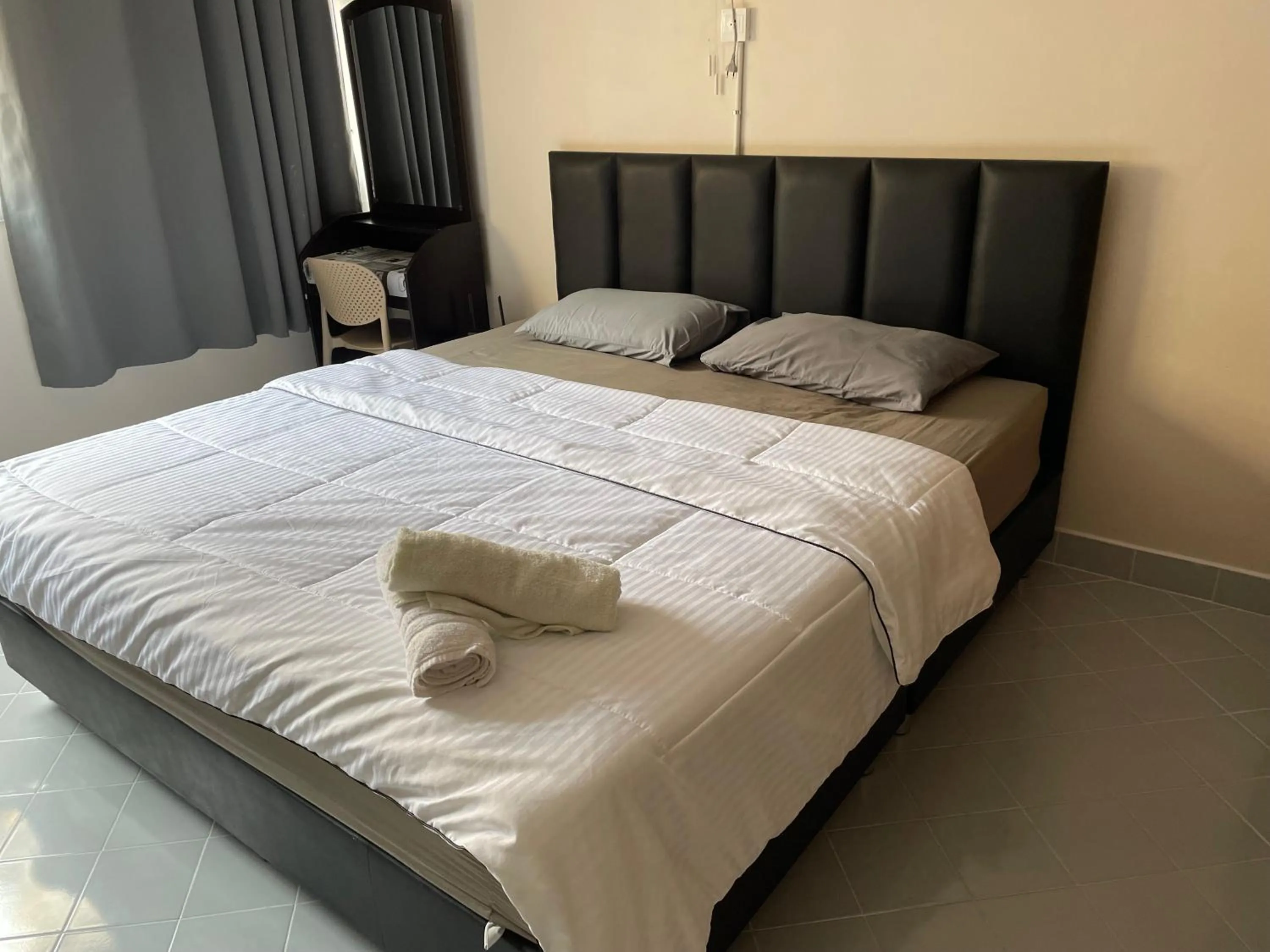 Bed in Dailyroom C3,C4by Anna