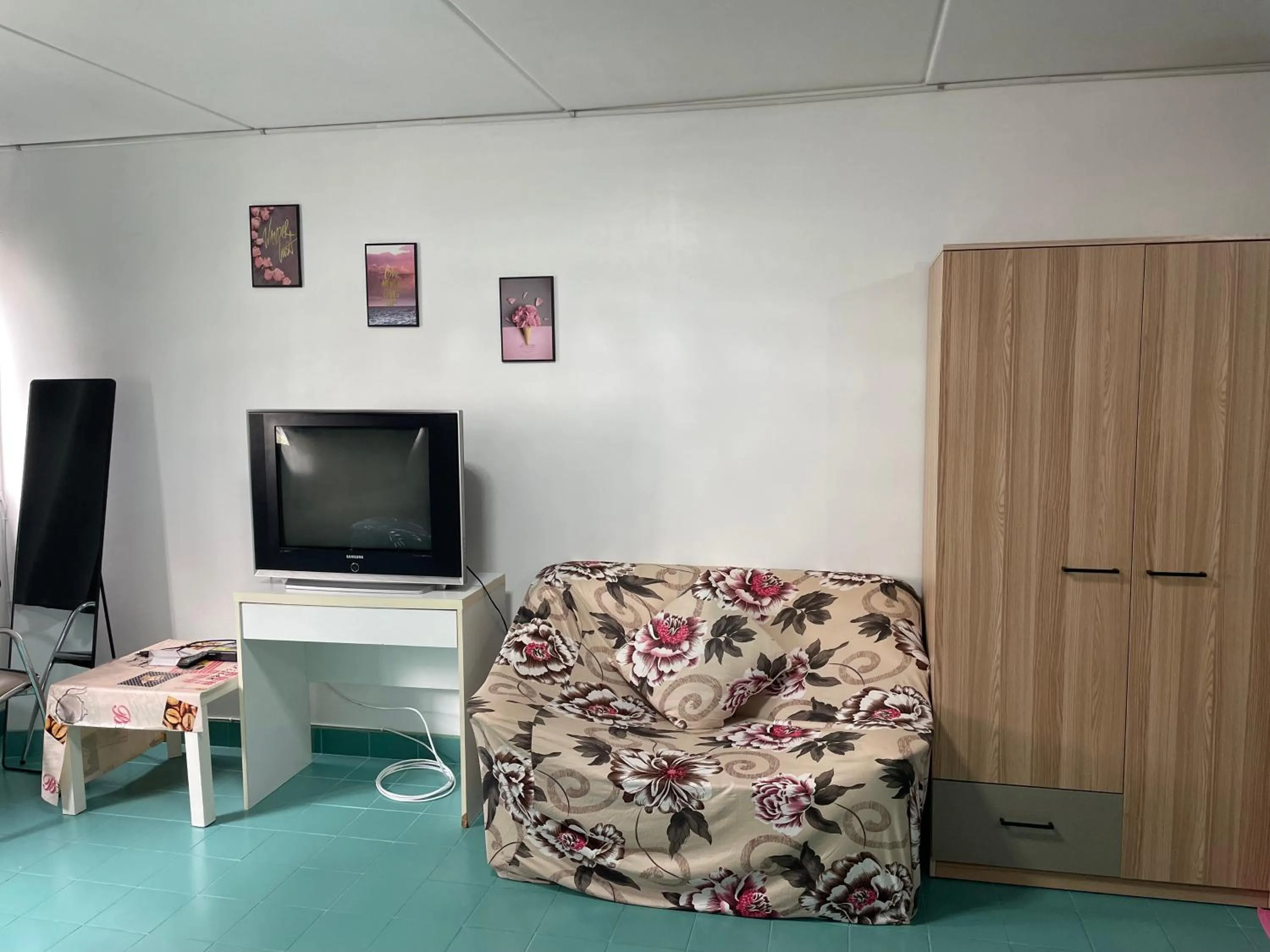 Area and facilities in Dailyroom C3,C4by Anna