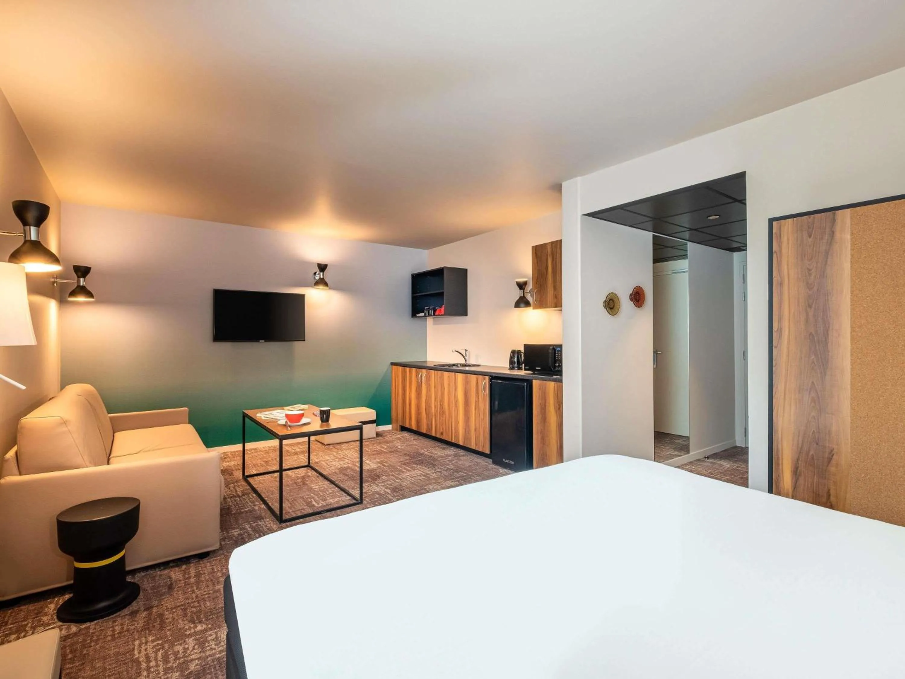 Bedroom, Bed in ibis Styles Paris Meteor Avenue d'Italie