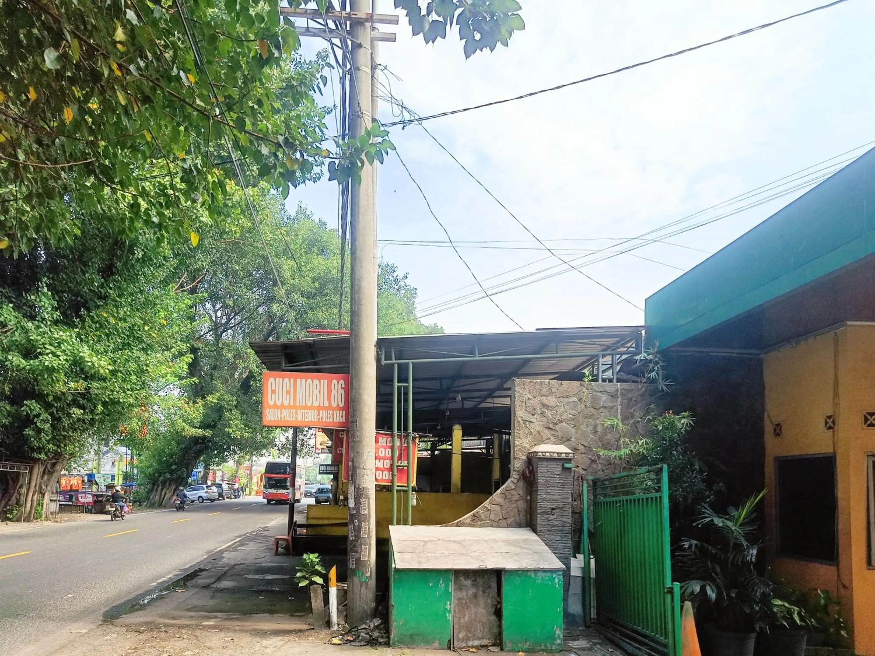 Property building in Hotel Prisma Mitra RedDoorz